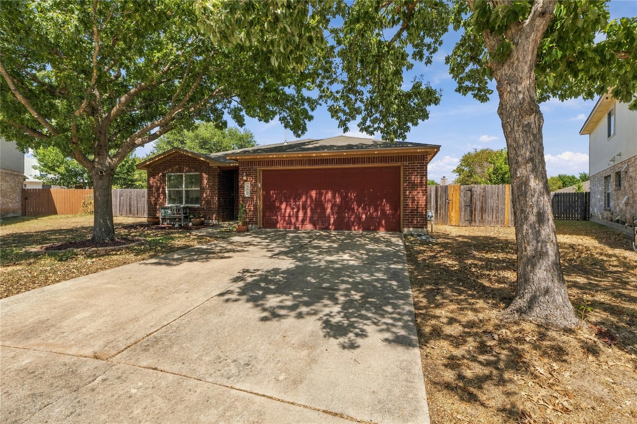 405 Fairfield Loop Property Photo 3