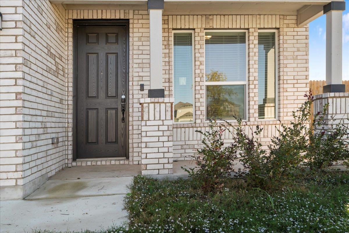 18501 Spotted Eagle Ln Property Photo 2