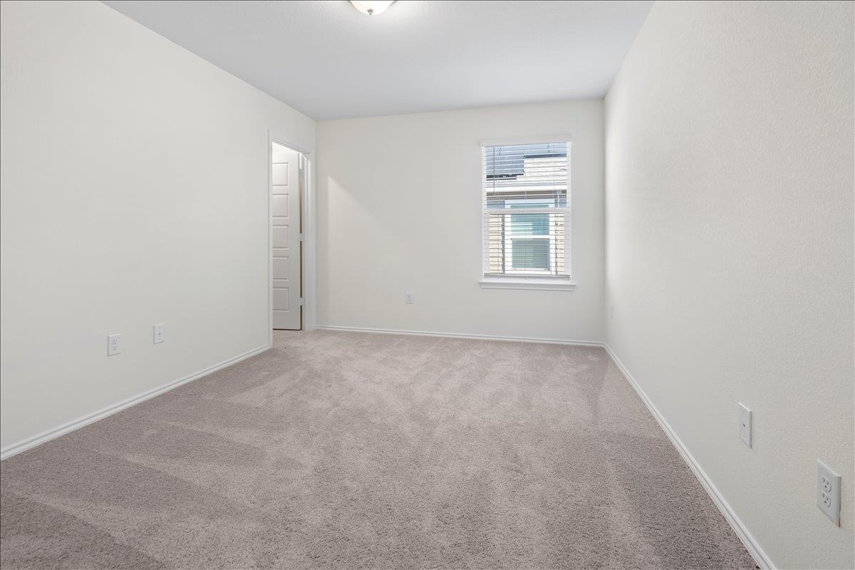 18501 Spotted Eagle Ln Property Photo 22