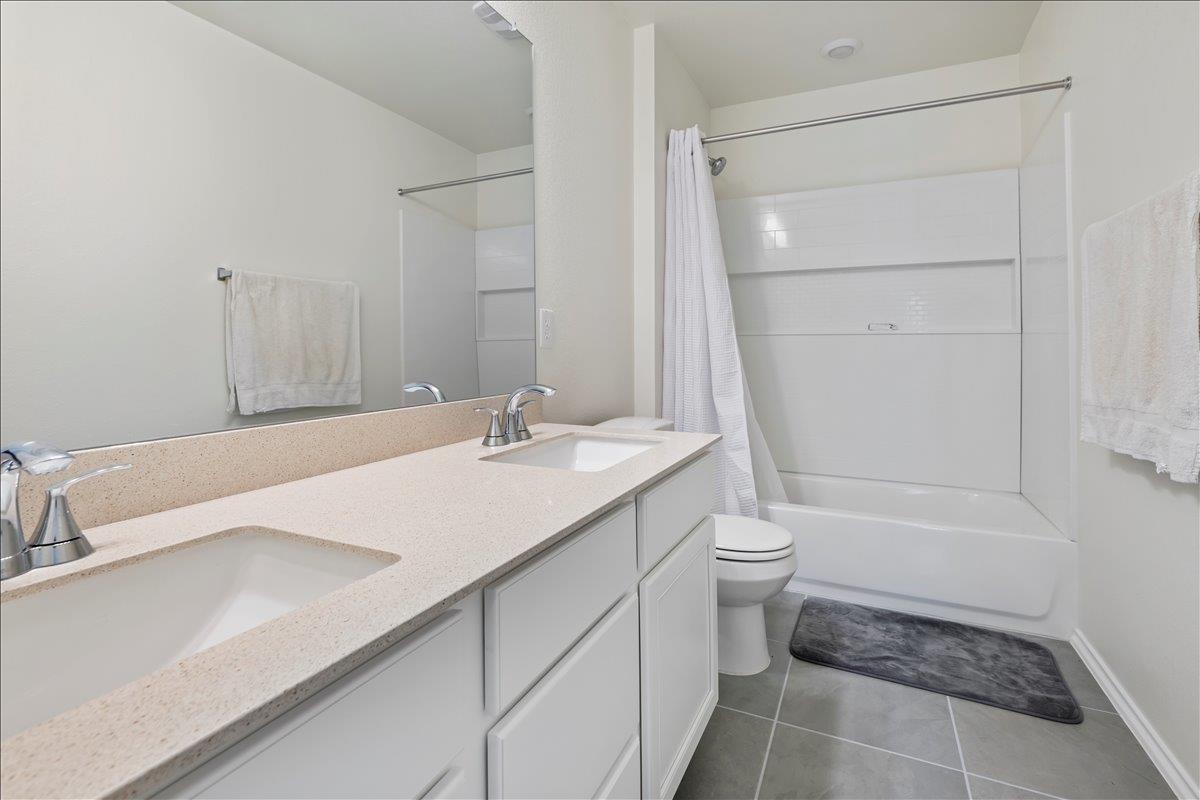 18501 Spotted Eagle Ln Property Photo 23
