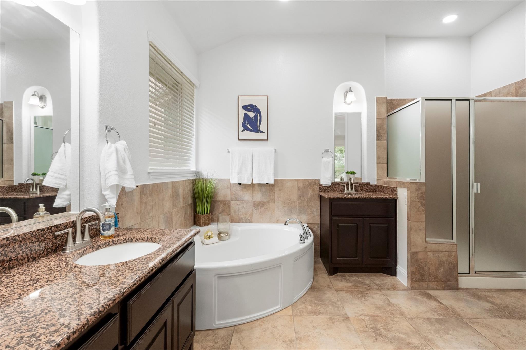 8624 Alophia Dr Property Photo 6