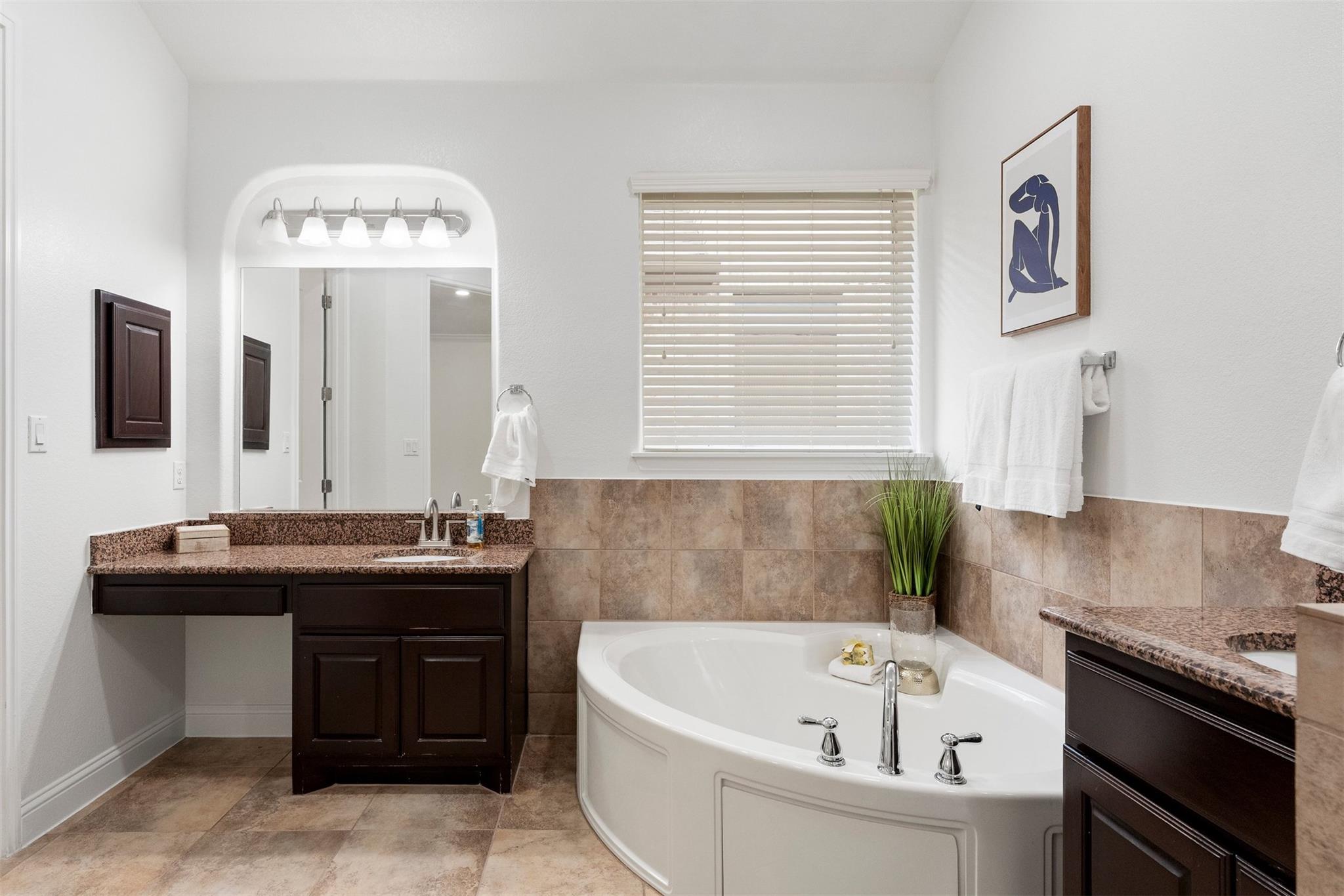 8624 Alophia Dr Property Photo 28
