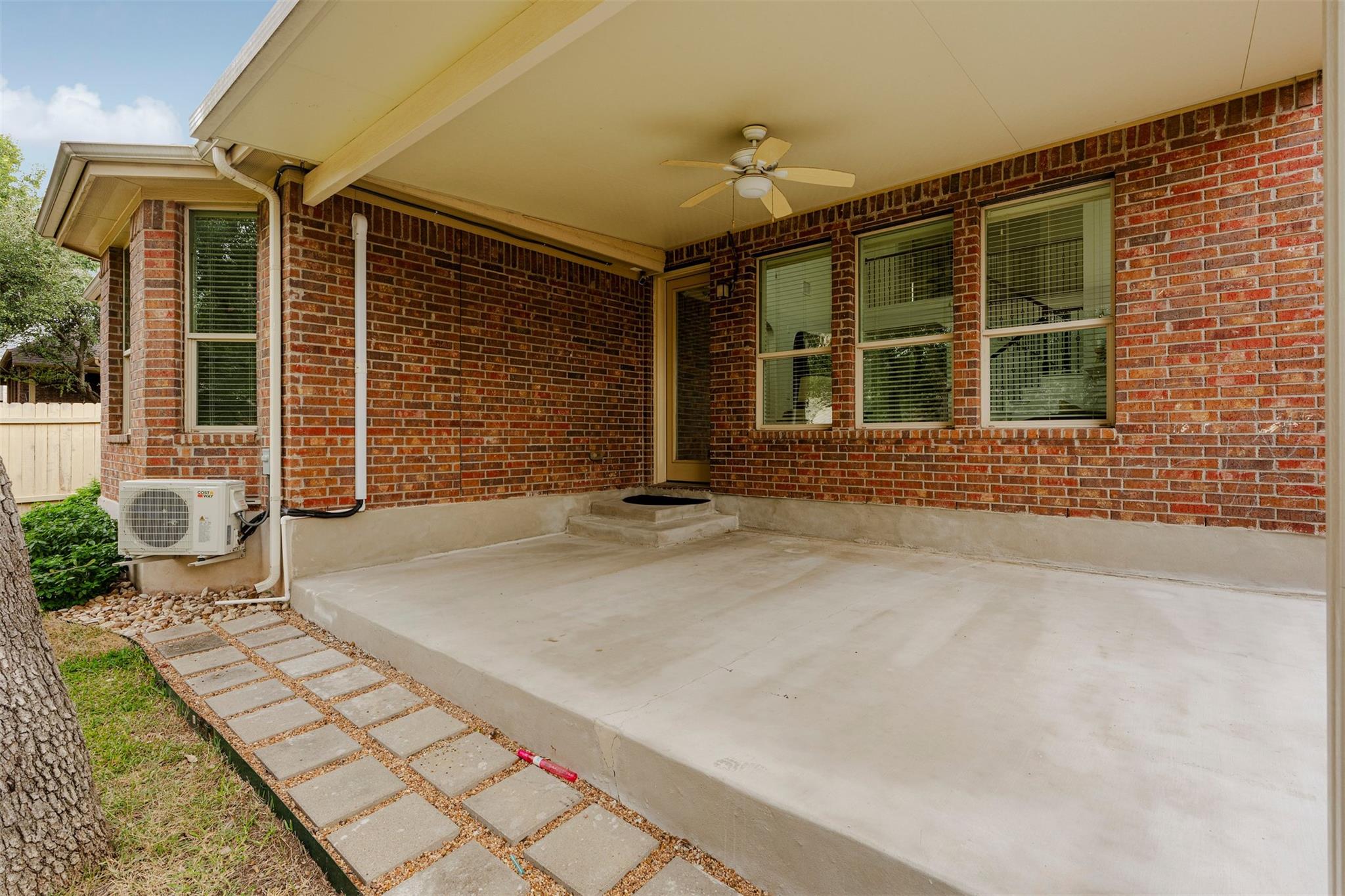 8624 Alophia Dr Property Photo 36