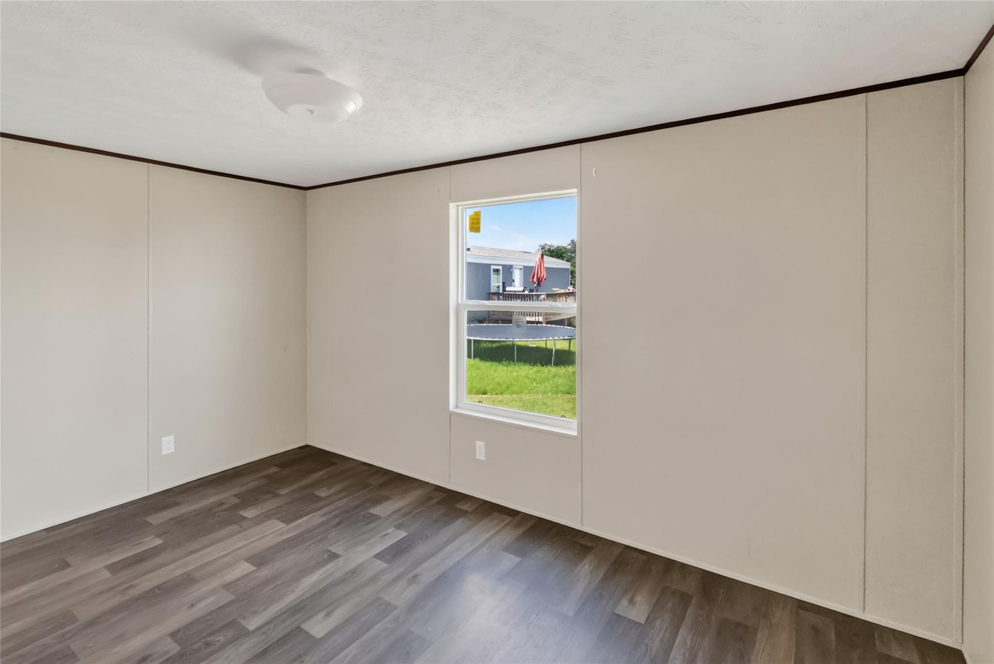 5670 E Hwy 290 St Property Photo 12