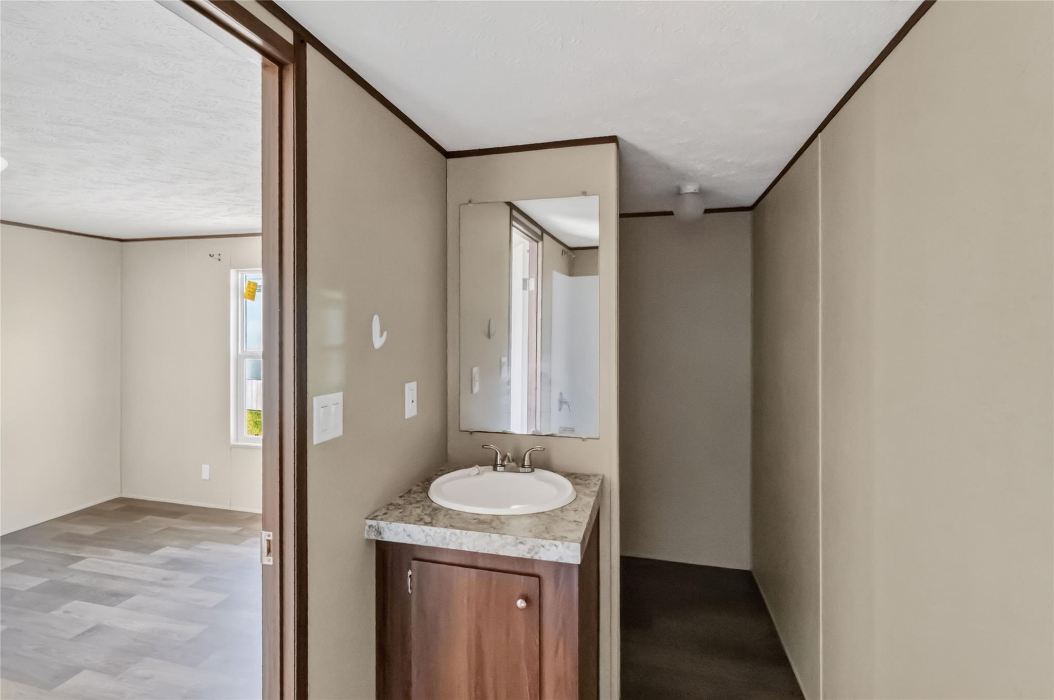 5670 E Hwy 290 St Property Photo 17