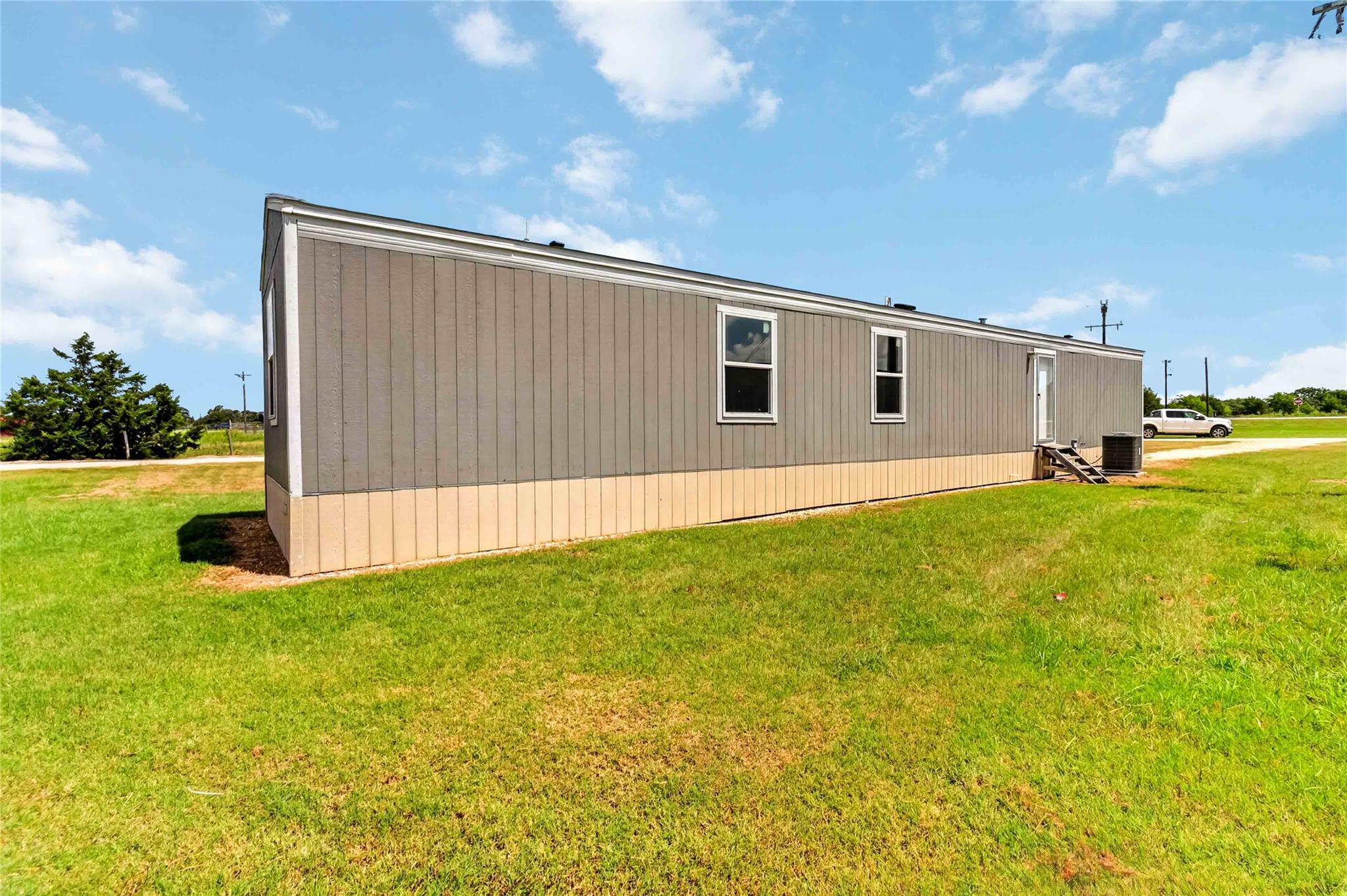 5670 E Hwy 290 St Property Photo 18