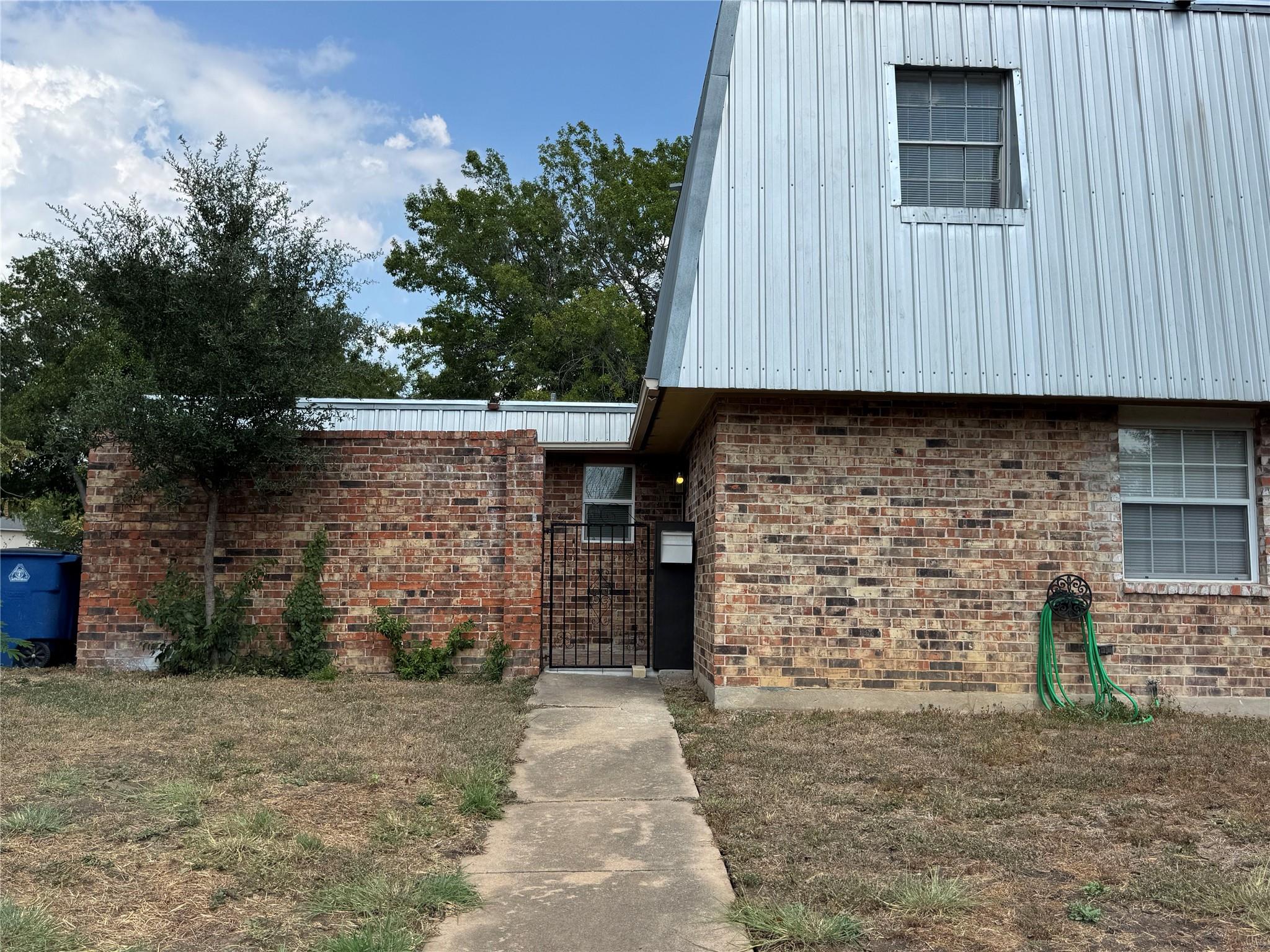 4701 Sagebrush Cir Property Photo 1