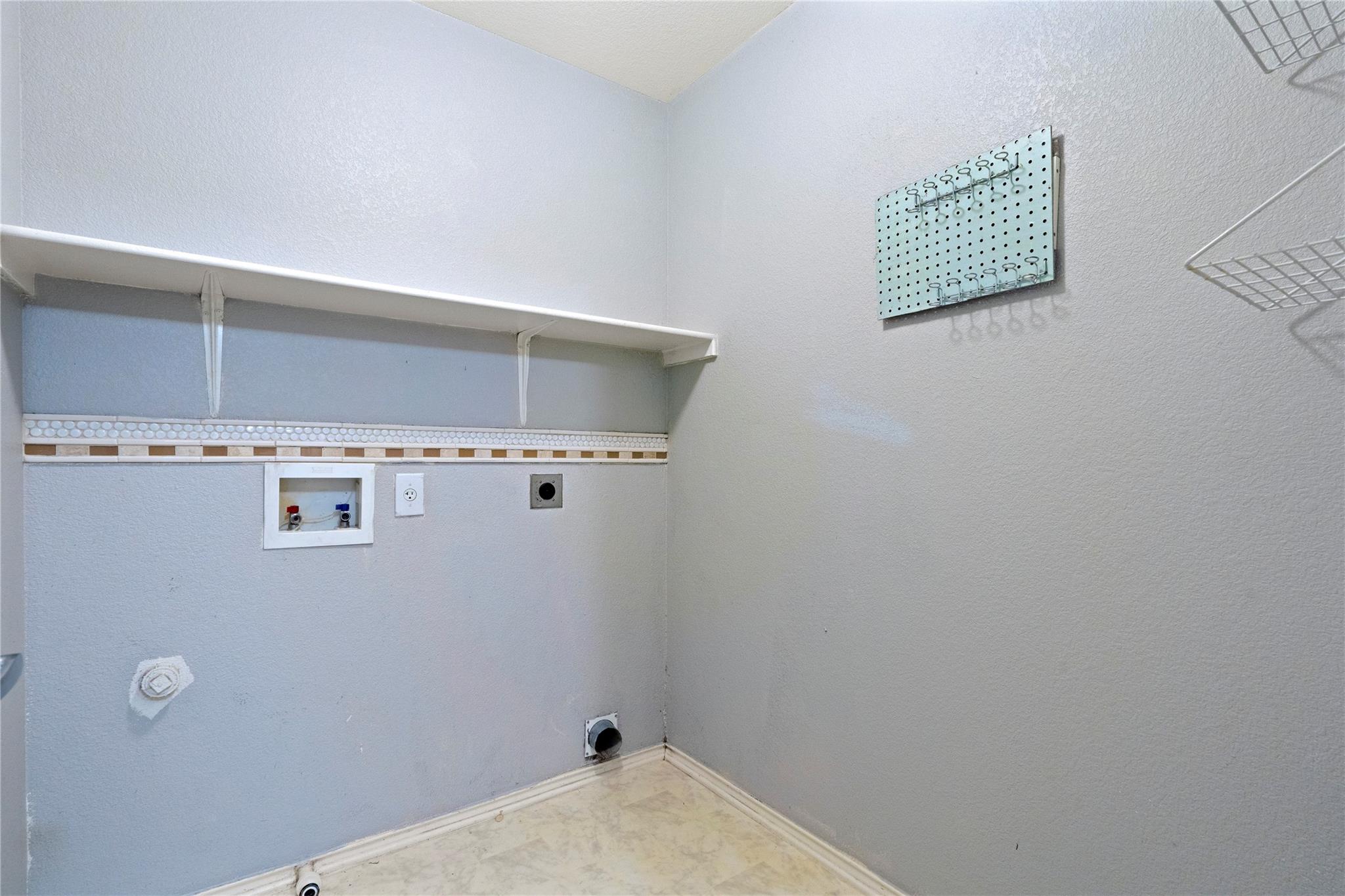 8609 Claude Ct Property Photo 10