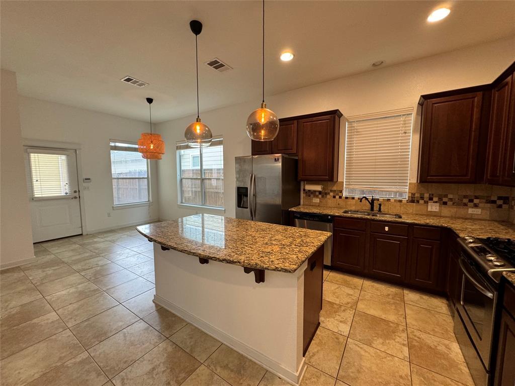 1925 Zach Scott St Property Photo 6