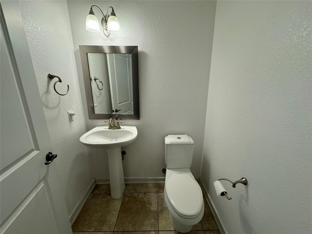 1925 Zach Scott St Property Photo 7