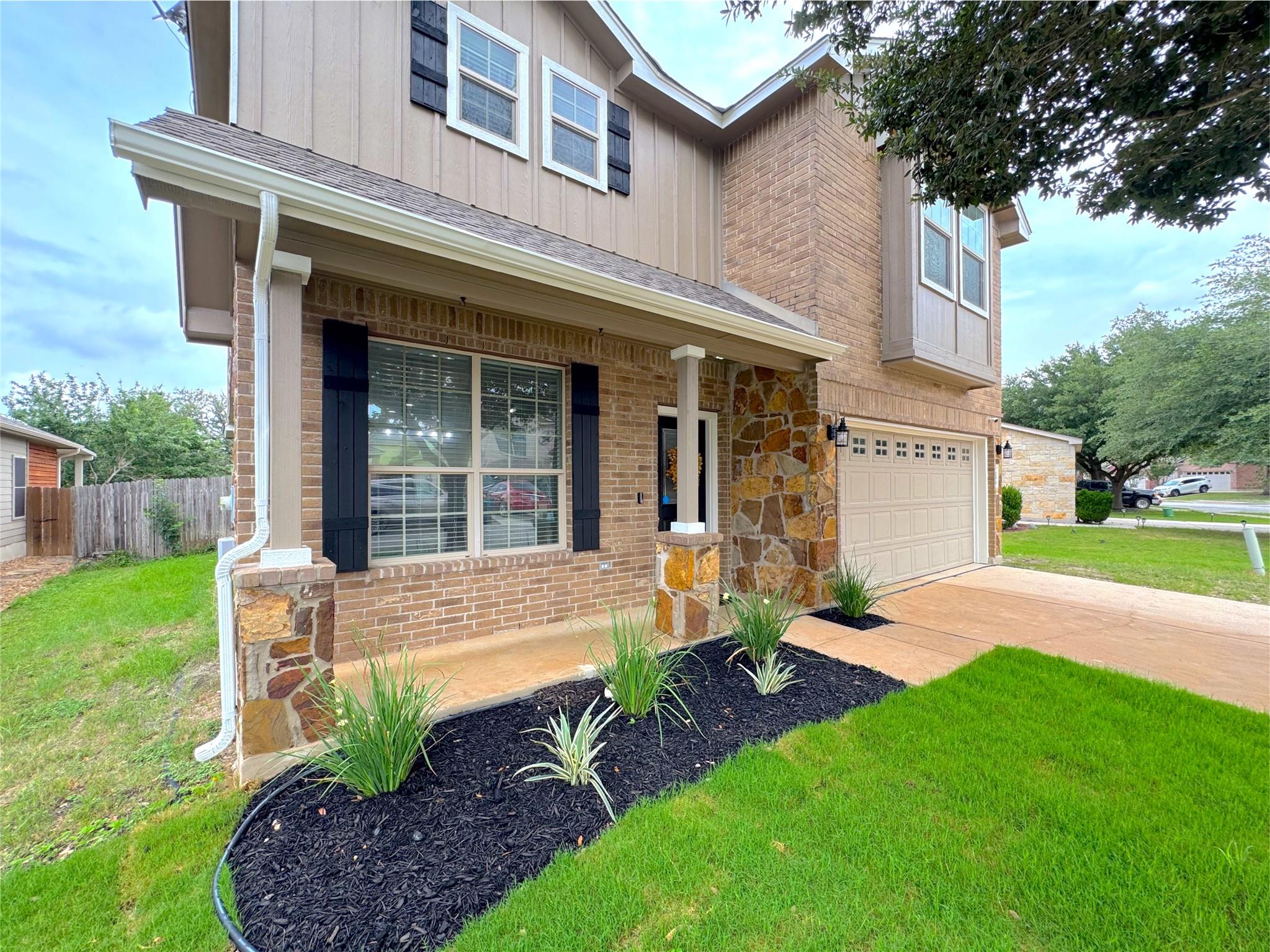 209 Town Creek Way Property Photo 1