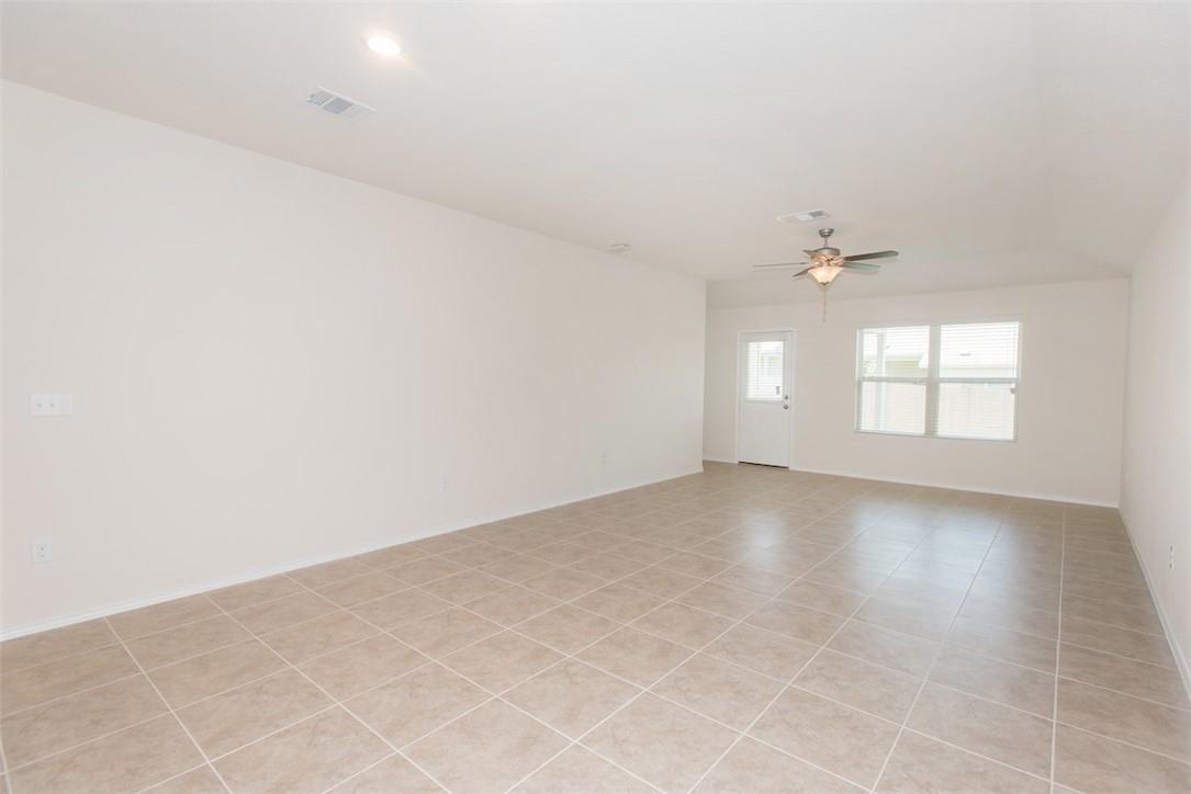 5717 Southerner Way Property Photo 7