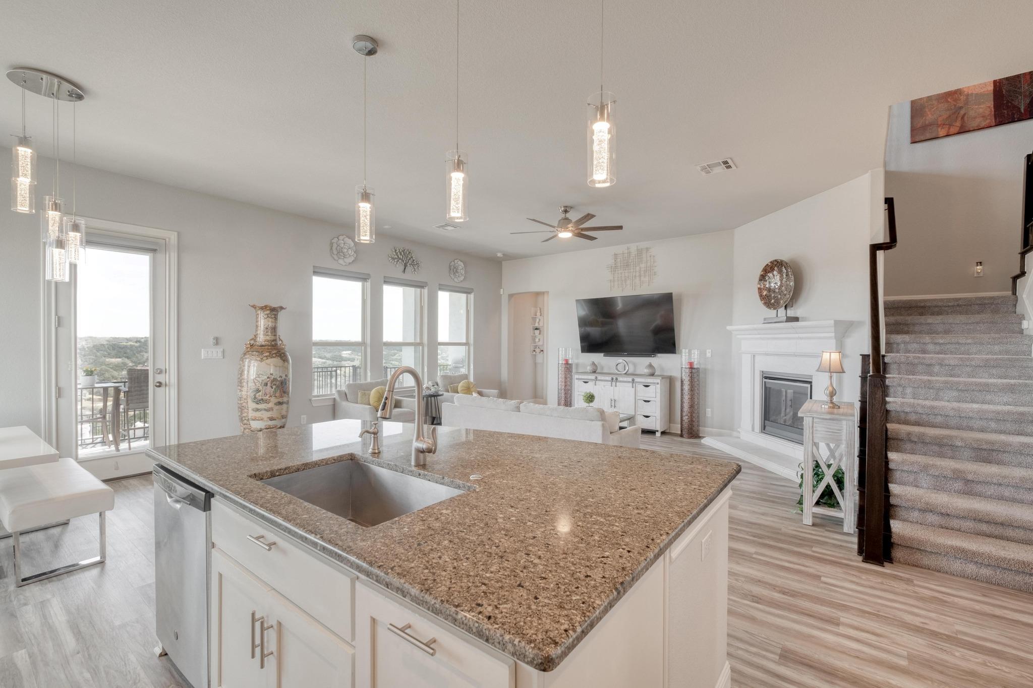 1304 Positano Pass Property Photo 7