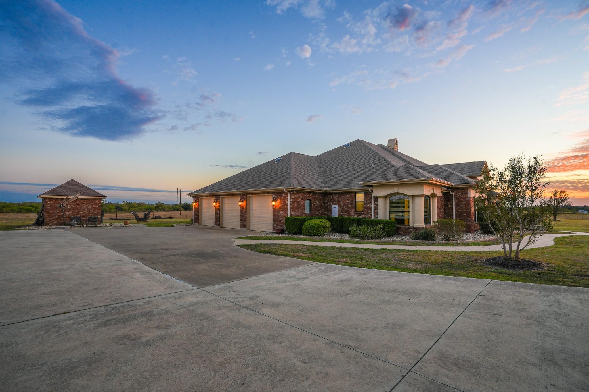 1355 Borchert Loop Property Photo 32