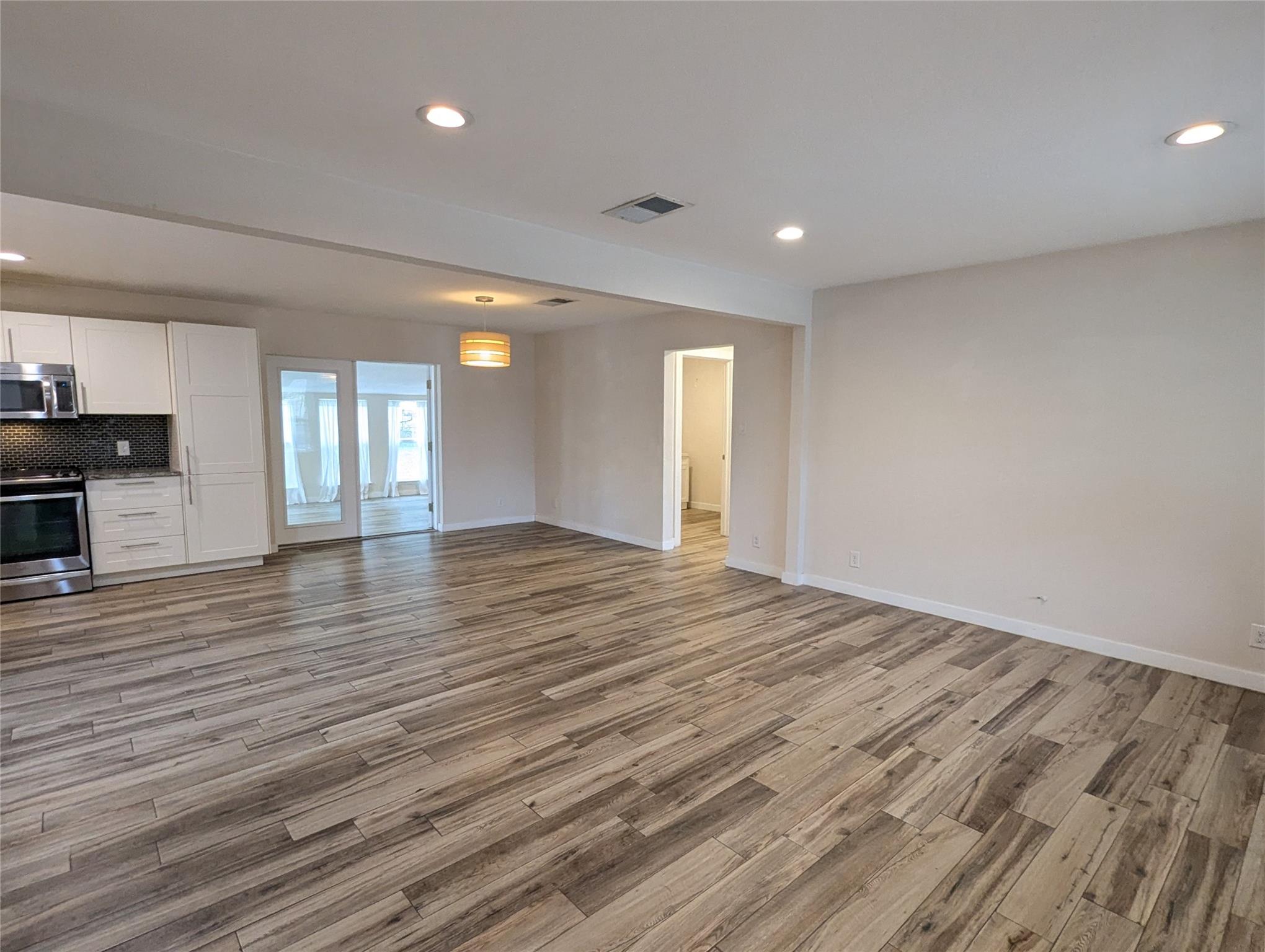 11308 Hilltop St Property Photo 2