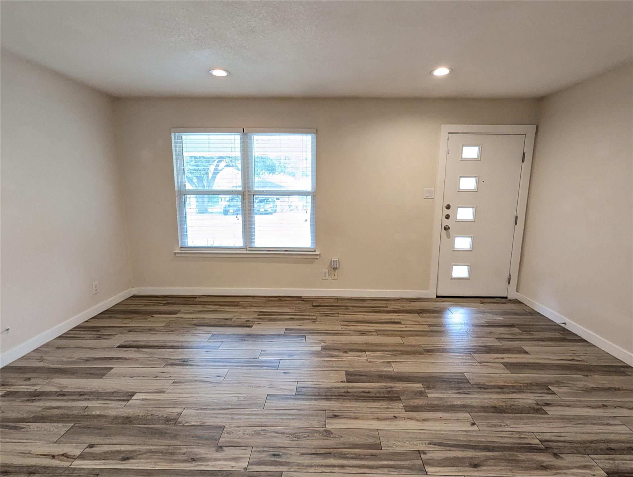 11308 Hilltop St Property Photo 4