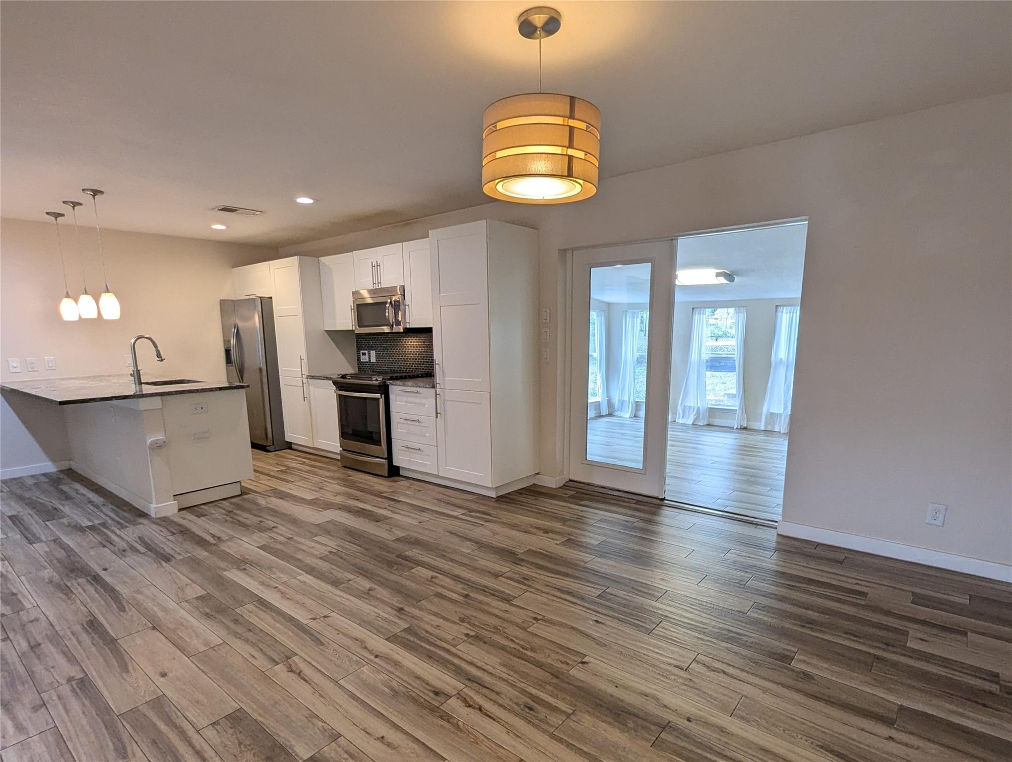 11308 Hilltop St Property Photo 6