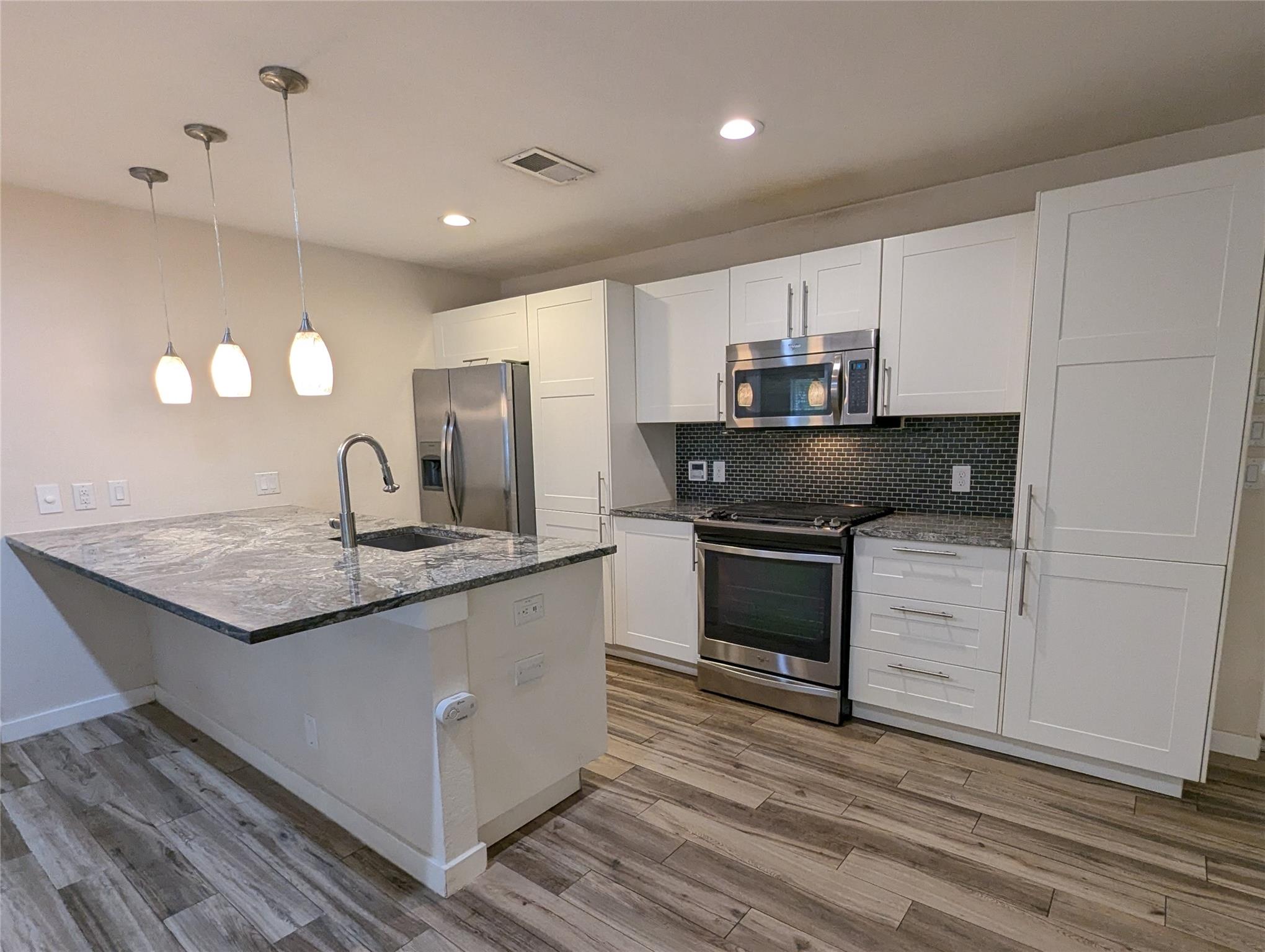 11308 Hilltop St Property Photo 10