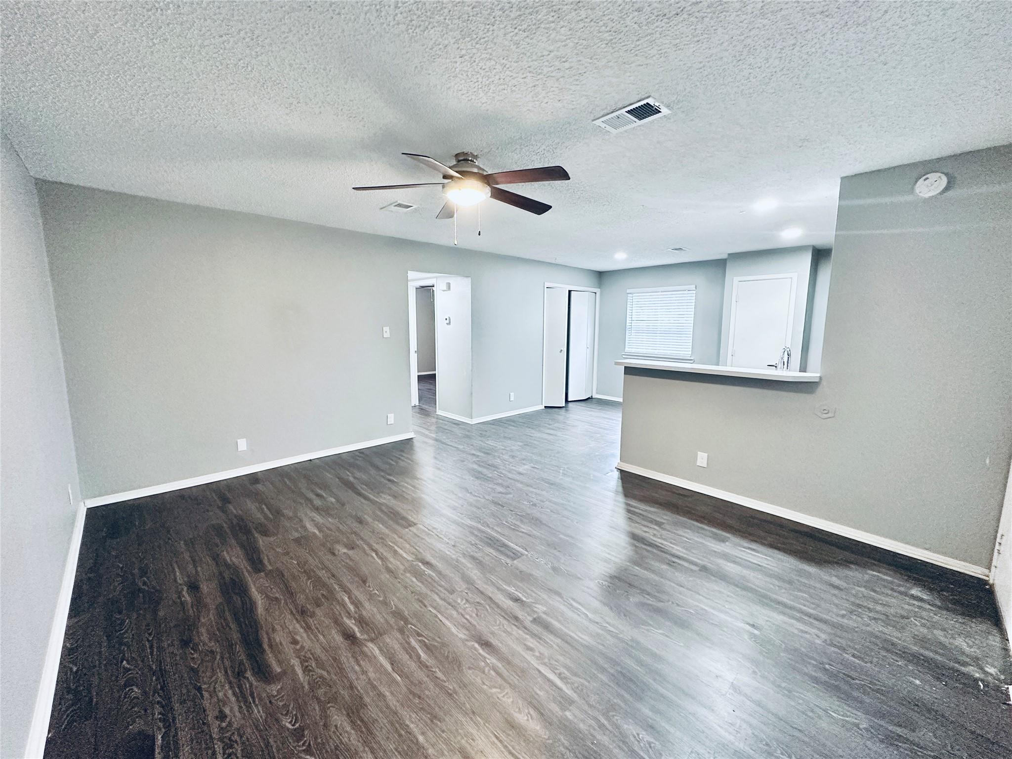 5507 Rose Hill Cir #b Property Photo 3