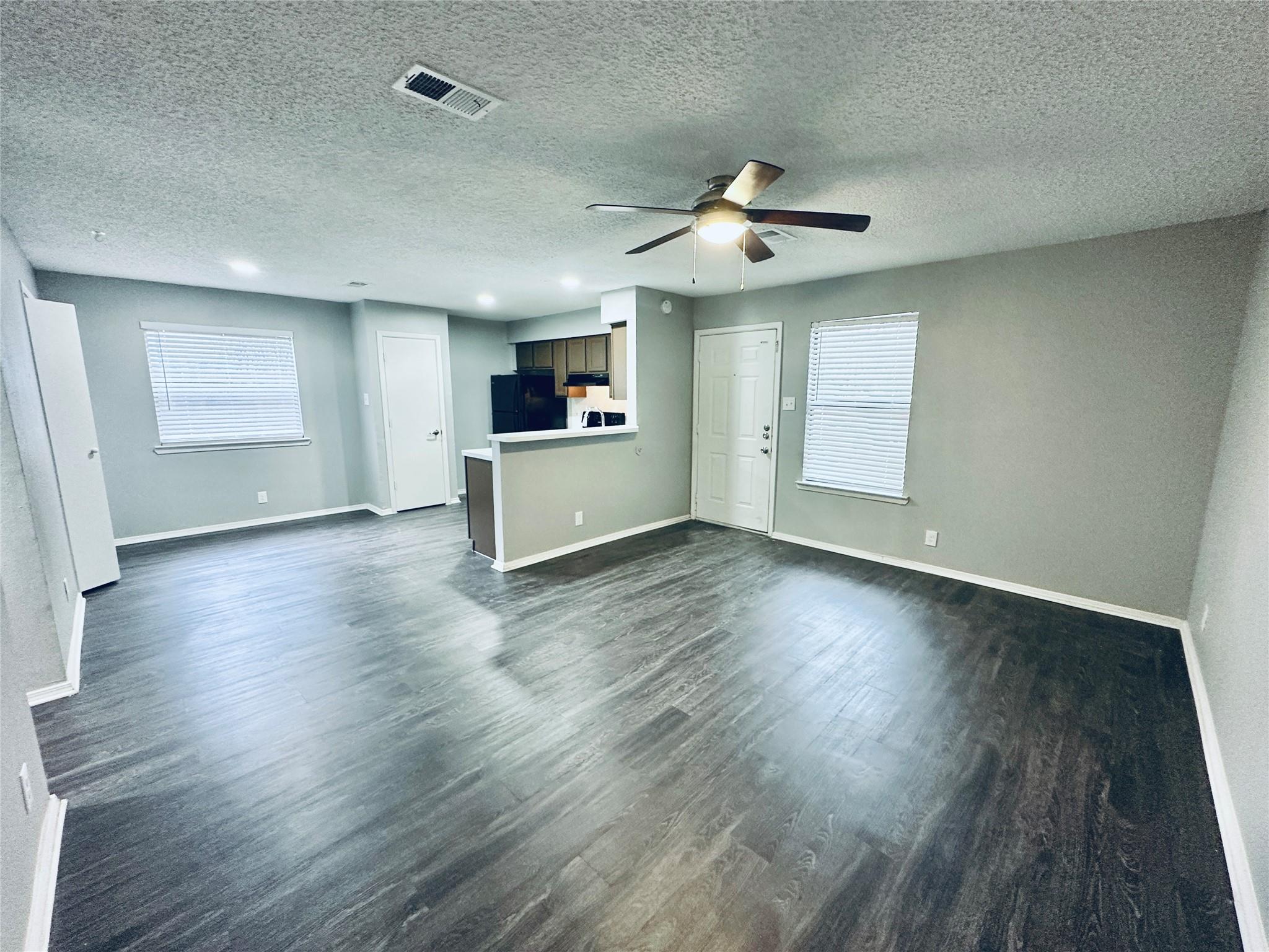 5507 Rose Hill Cir #b Property Photo 4