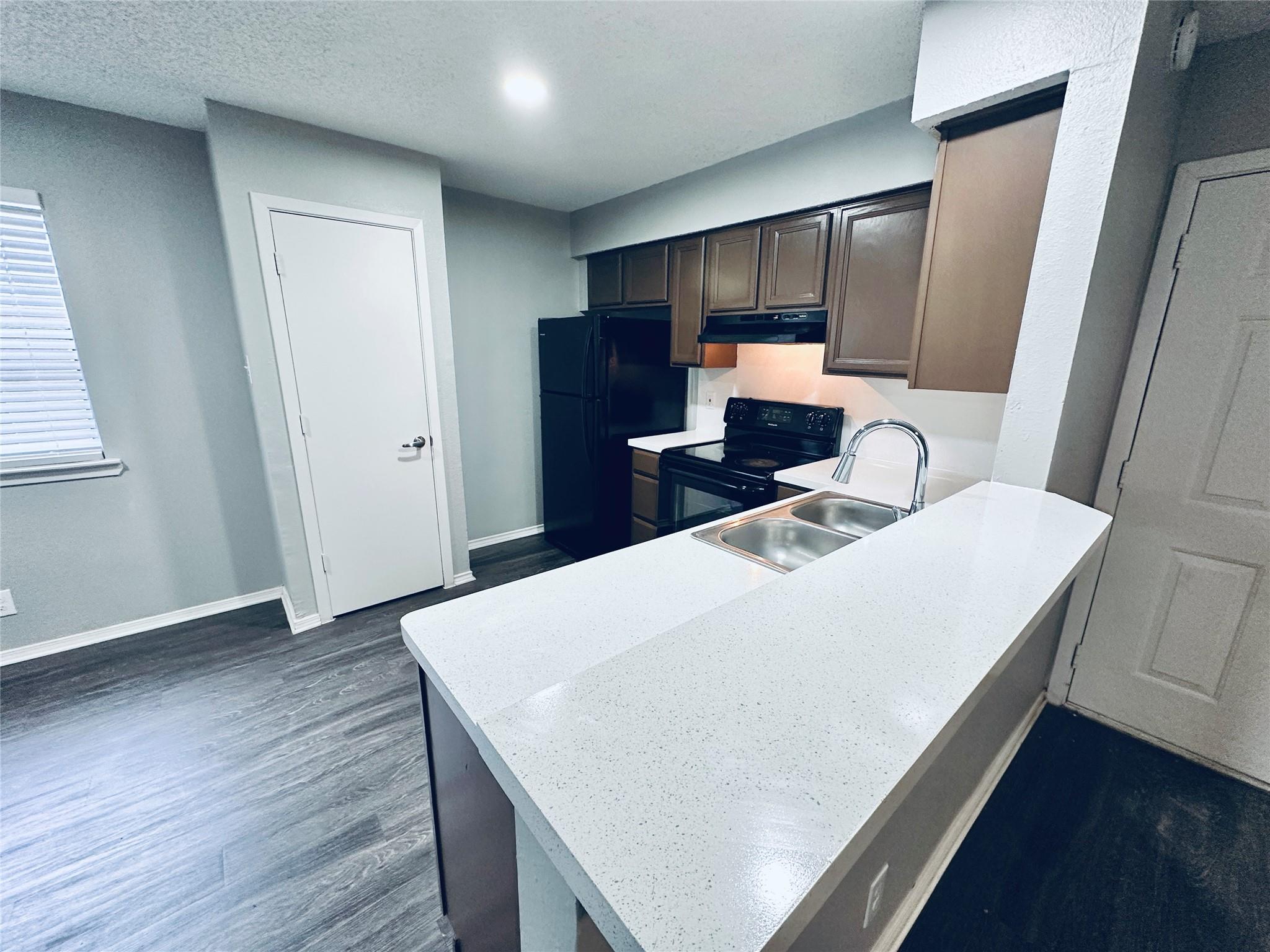 5507 Rose Hill Cir #b Property Photo 6
