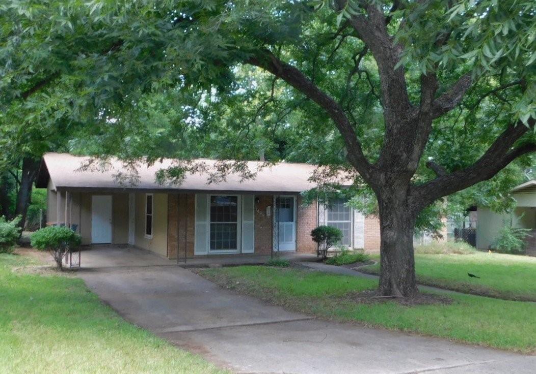 1400 Berkshire Dr Property Photo 1