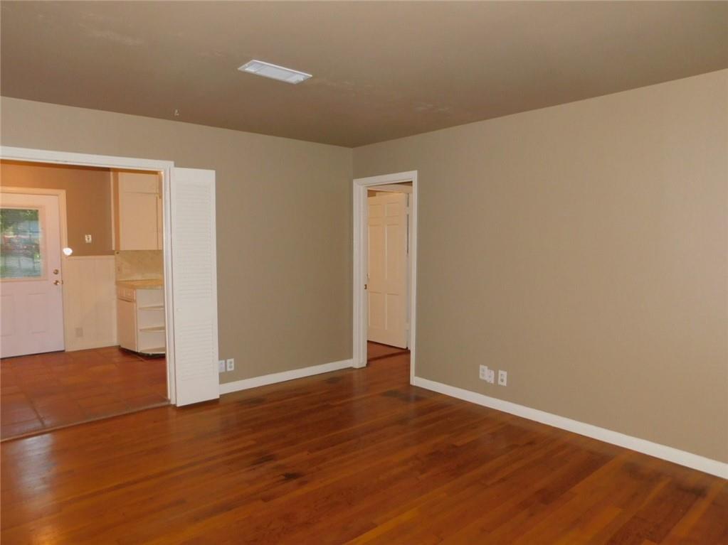 1400 Berkshire Dr Property Photo 3