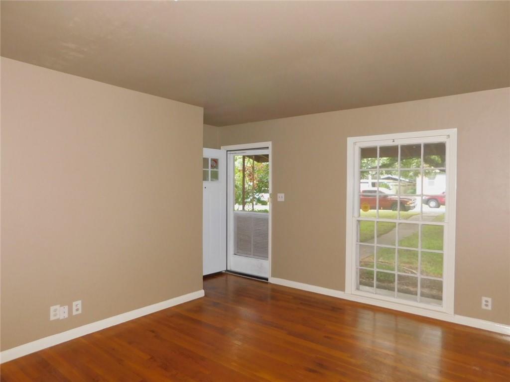 1400 Berkshire Dr Property Photo 8