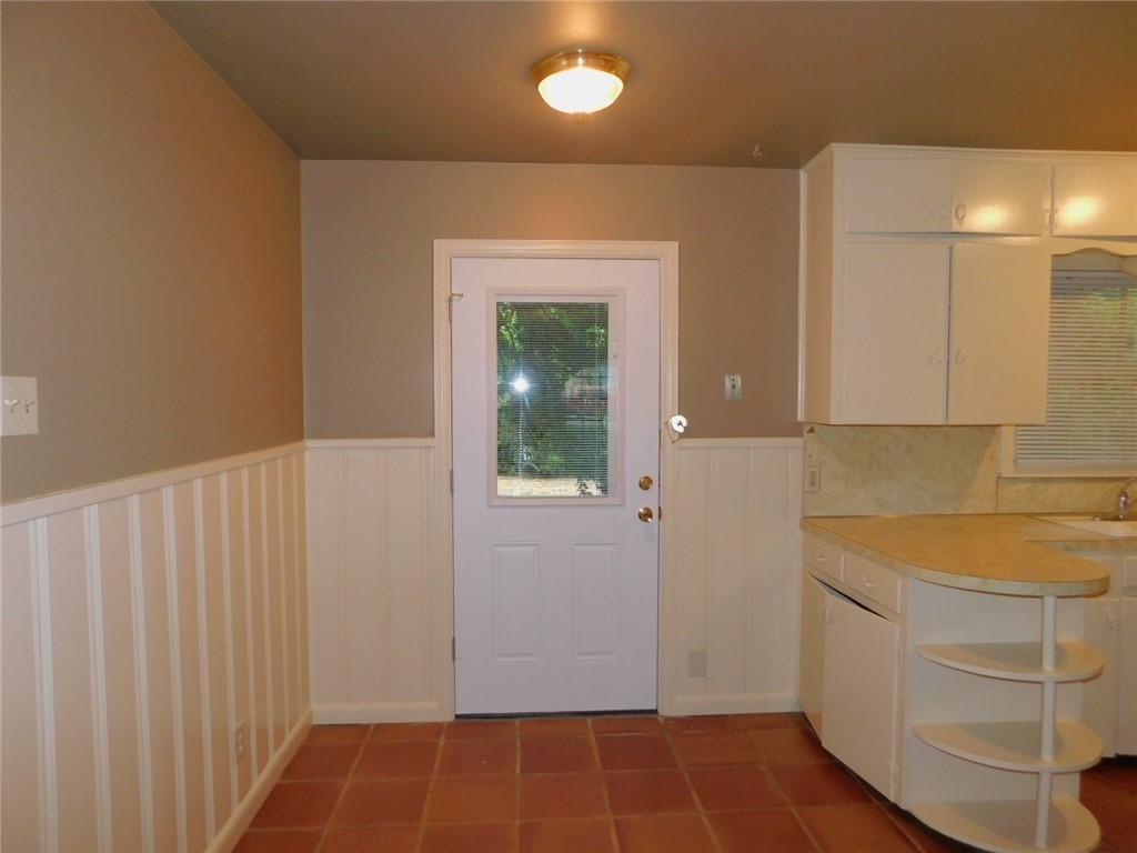1400 Berkshire Dr Property Photo 9
