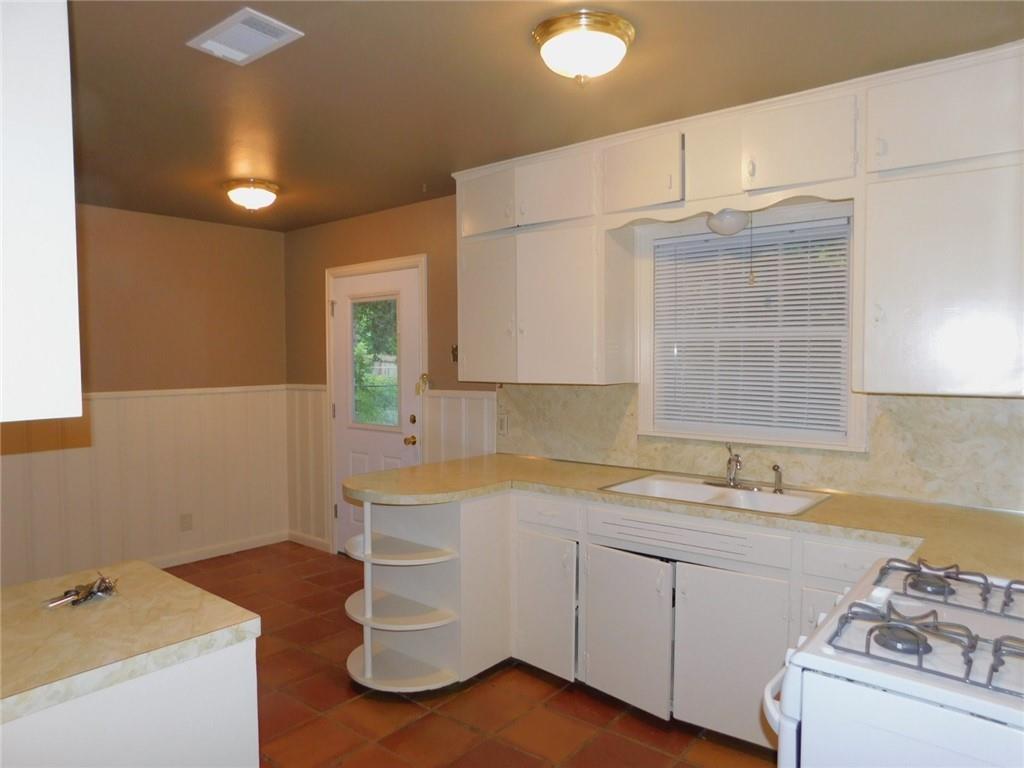 1400 Berkshire Dr Property Photo 10