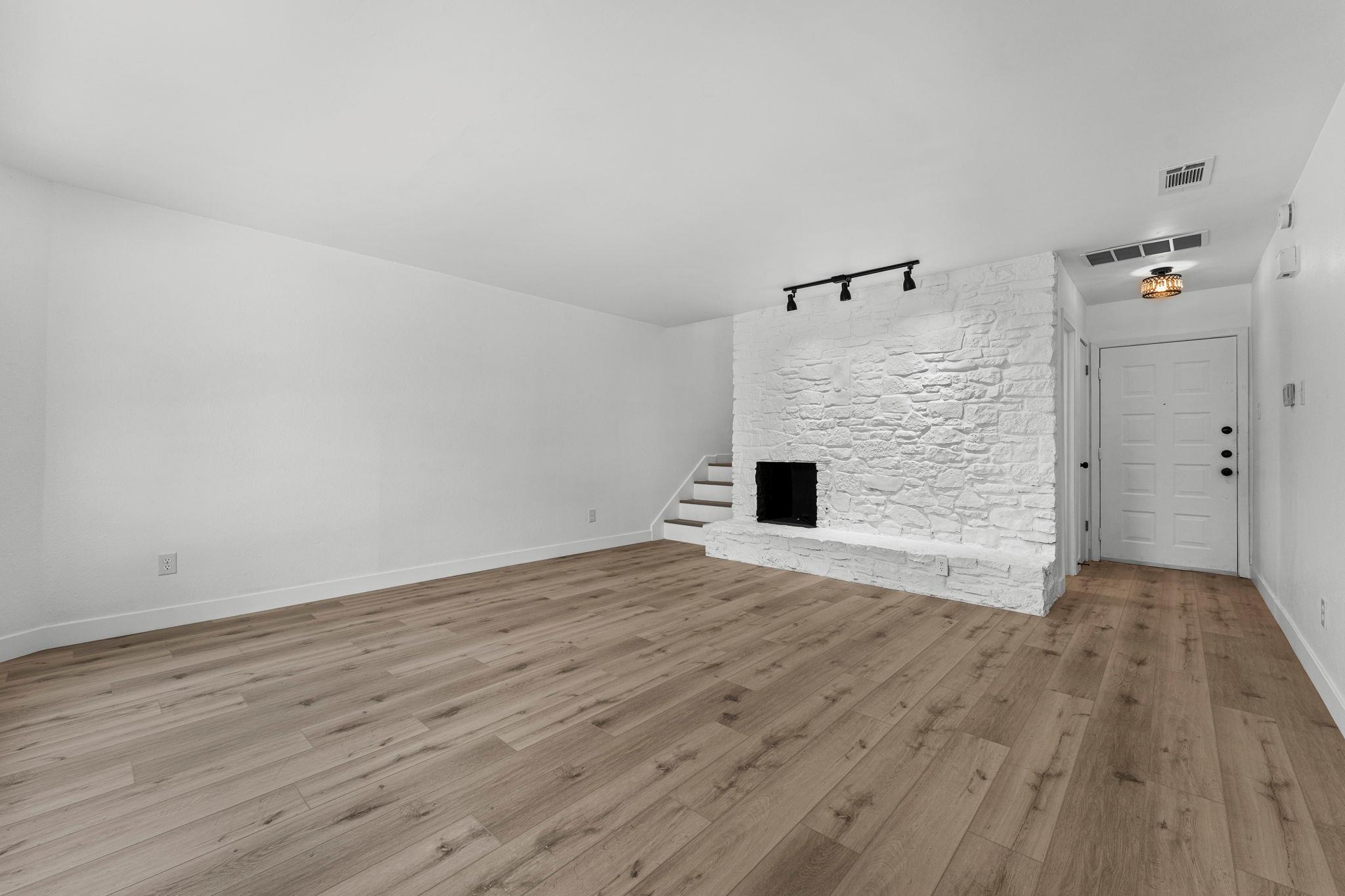 10912 Hillside Oak Ln Property Photo 5