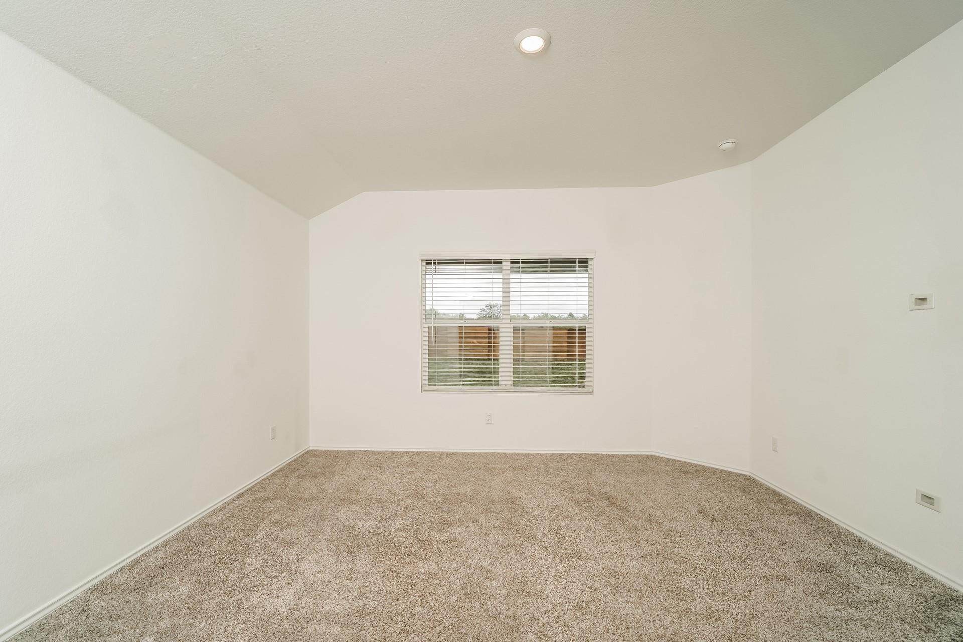 341 Madrid St Property Photo 15