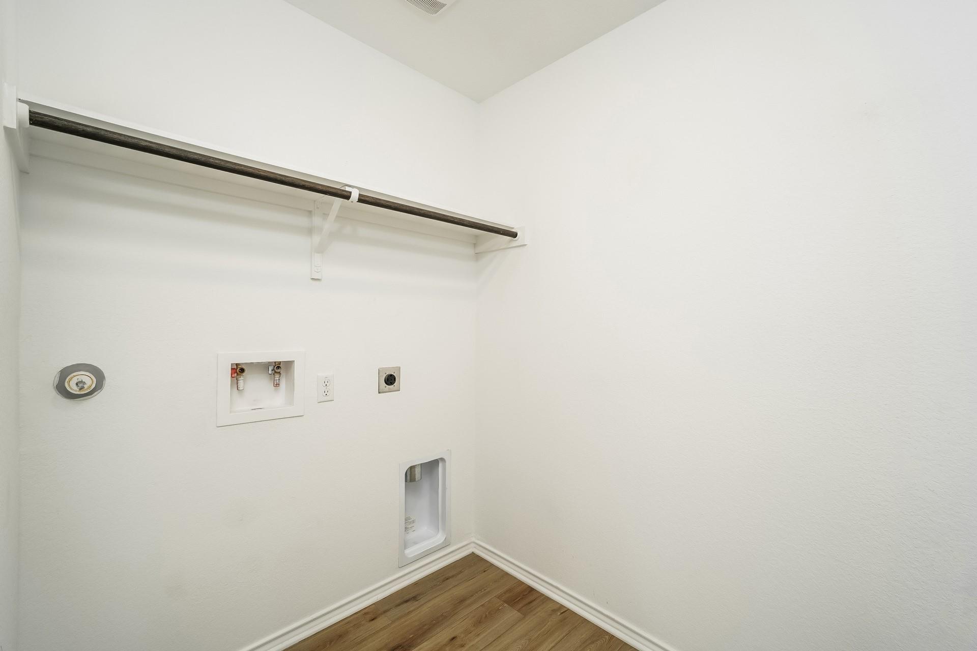 341 Madrid St Property Photo 18