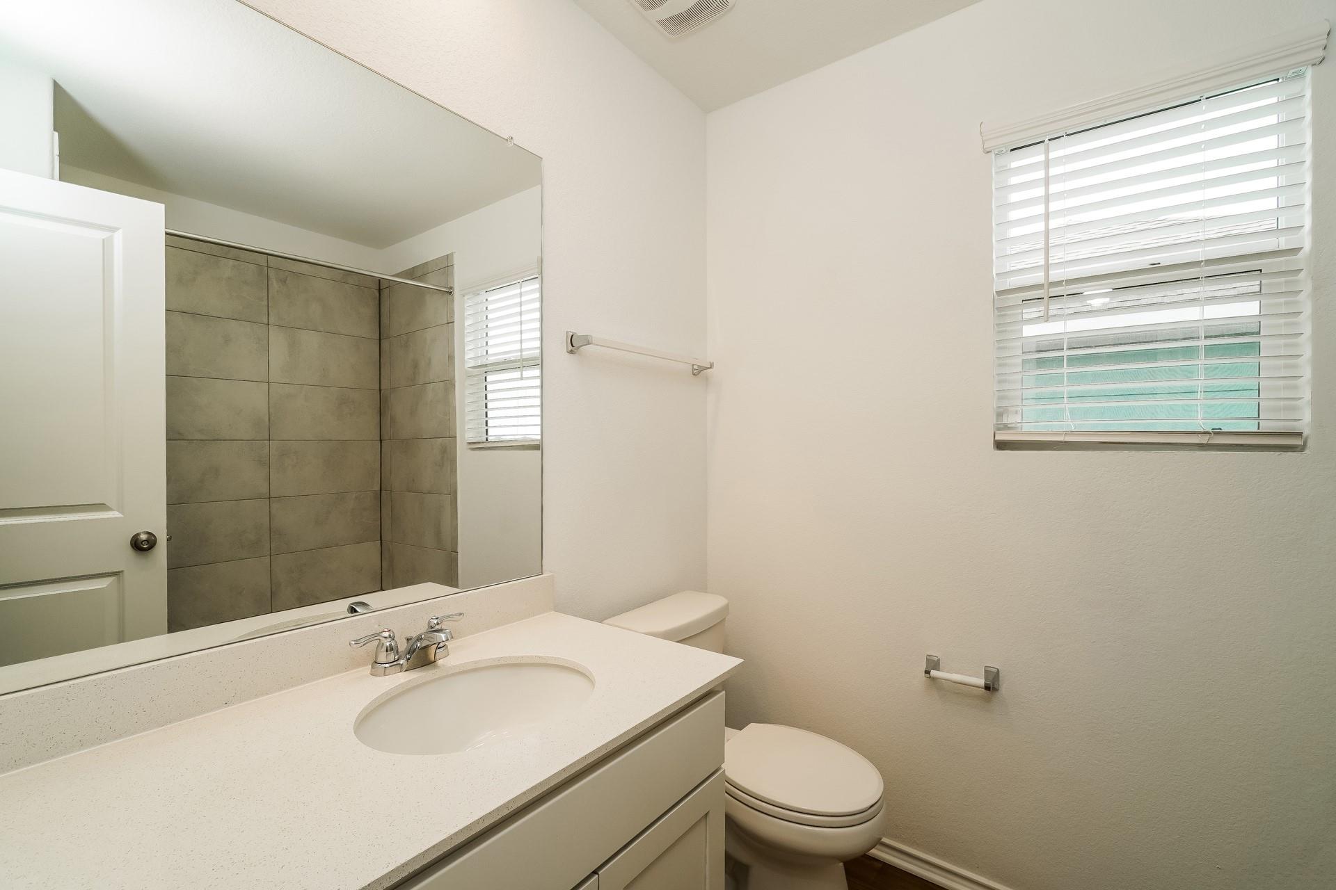 341 Madrid St Property Photo 23