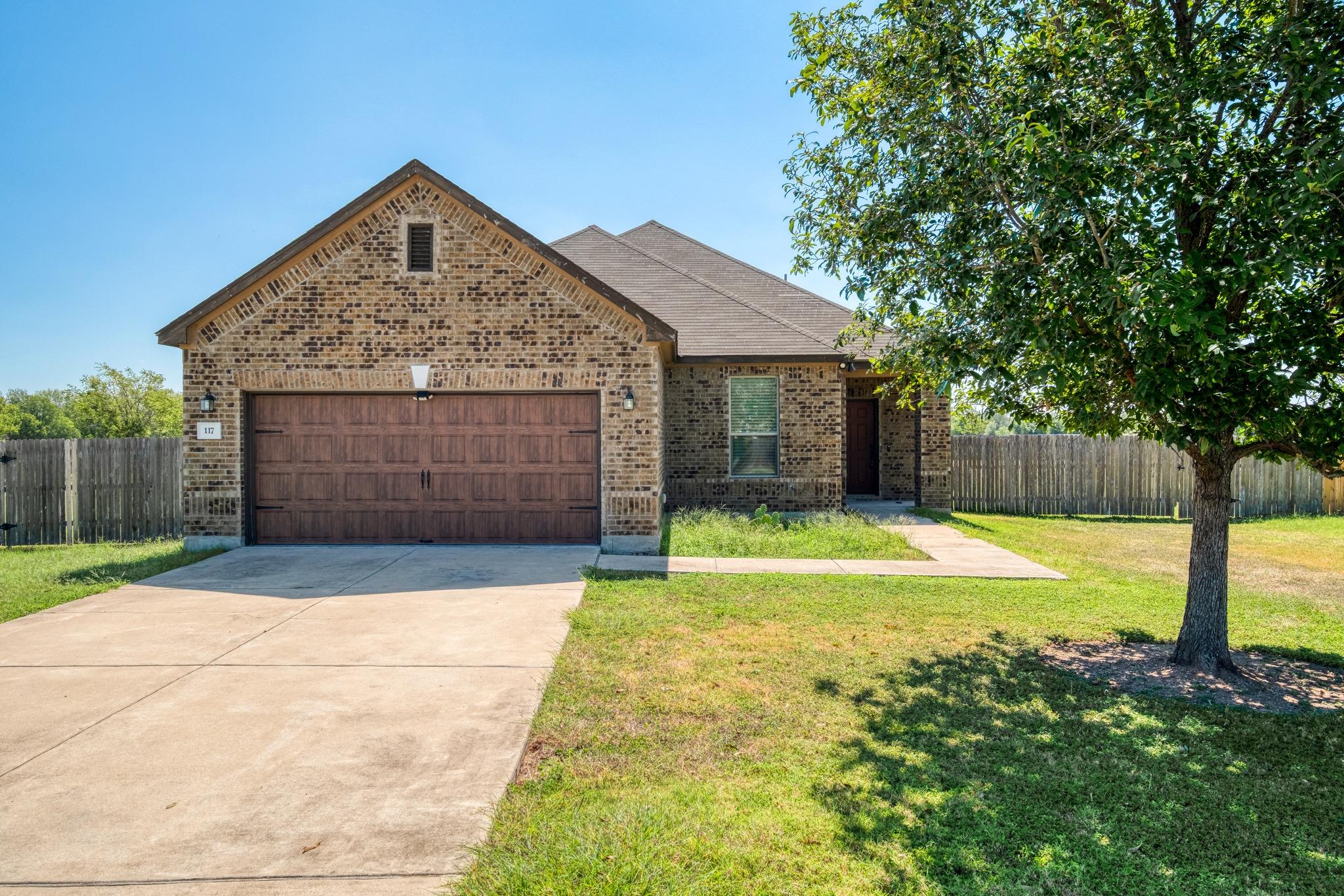 117 Brittany Ln Property Photo 1