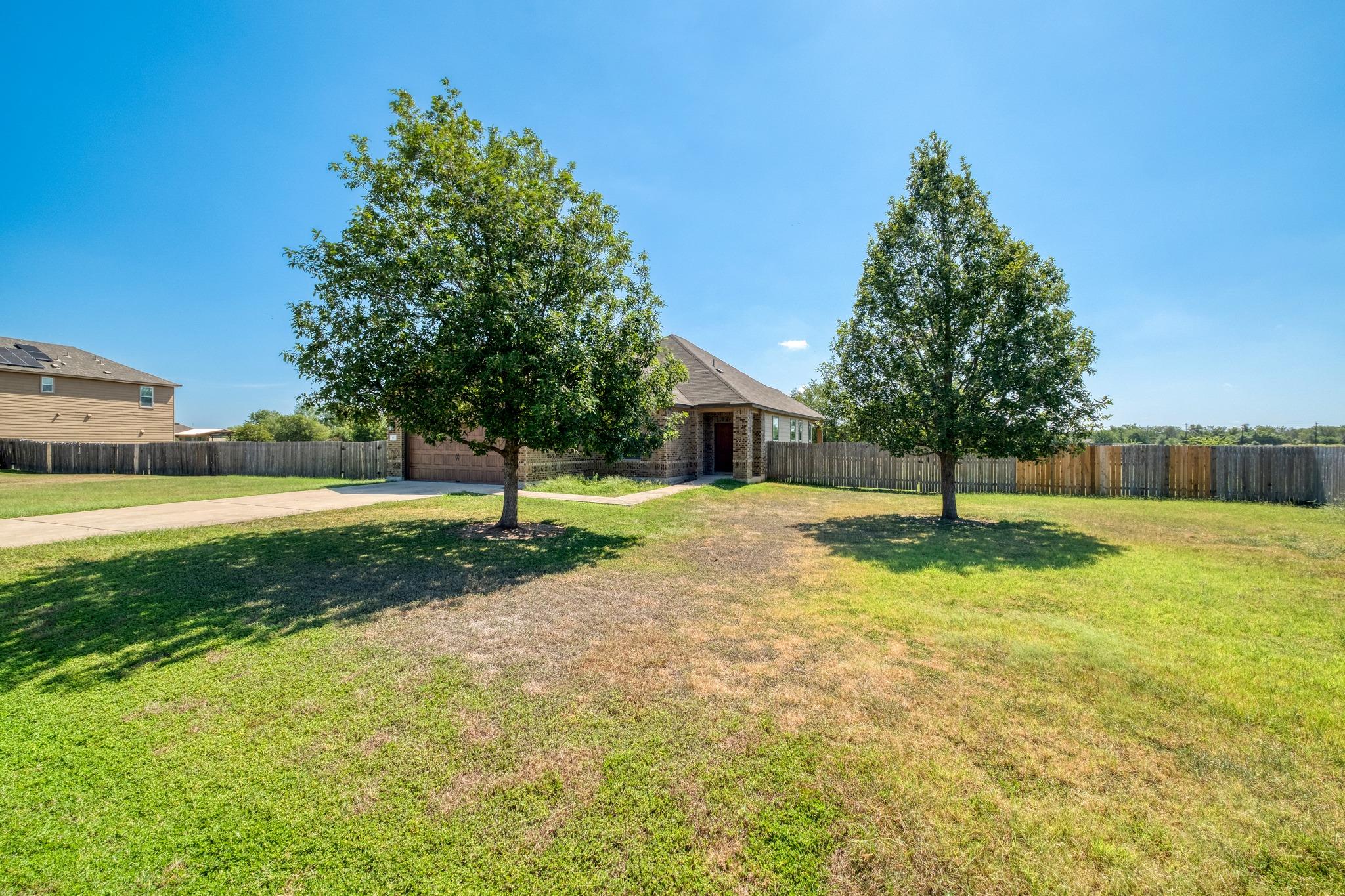 117 Brittany Ln Property Photo 3