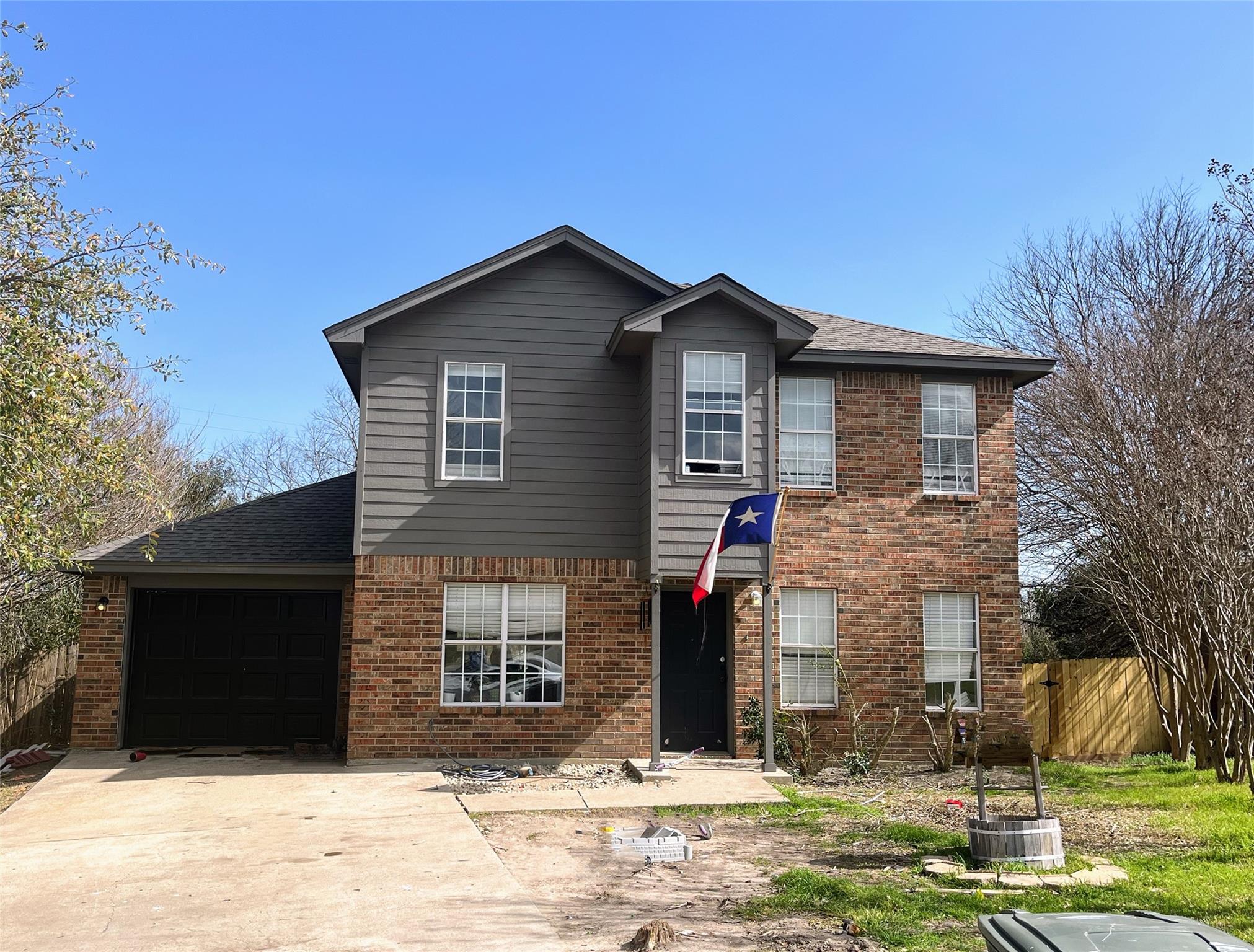 619 Ellen Ct Property Photo 1