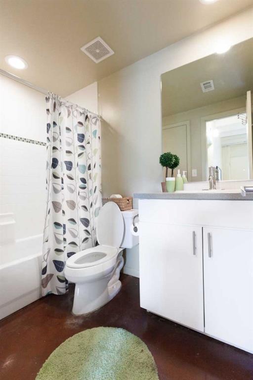 2408 Leon St 113 Property Photo 4