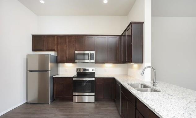 3414 Scott Cir Property Photo 5
