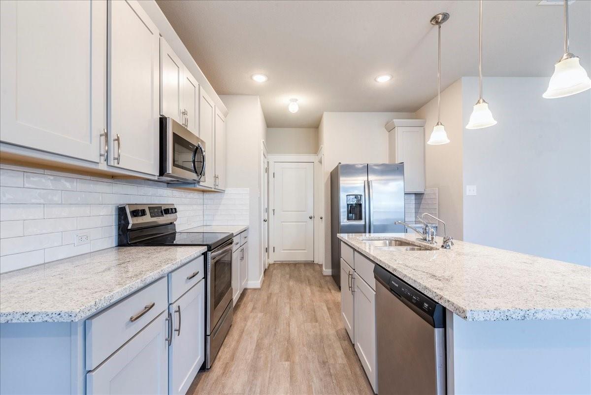 496 Fieldwood Dr #b Property Photo 8