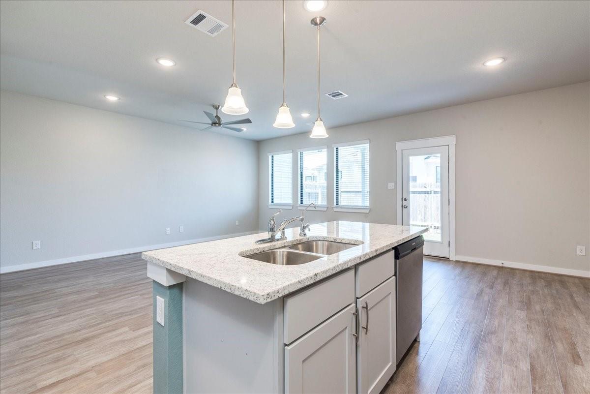 496 Fieldwood Dr #b Property Photo 10