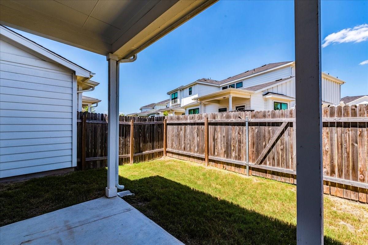 496 Fieldwood Dr #b Property Photo 27
