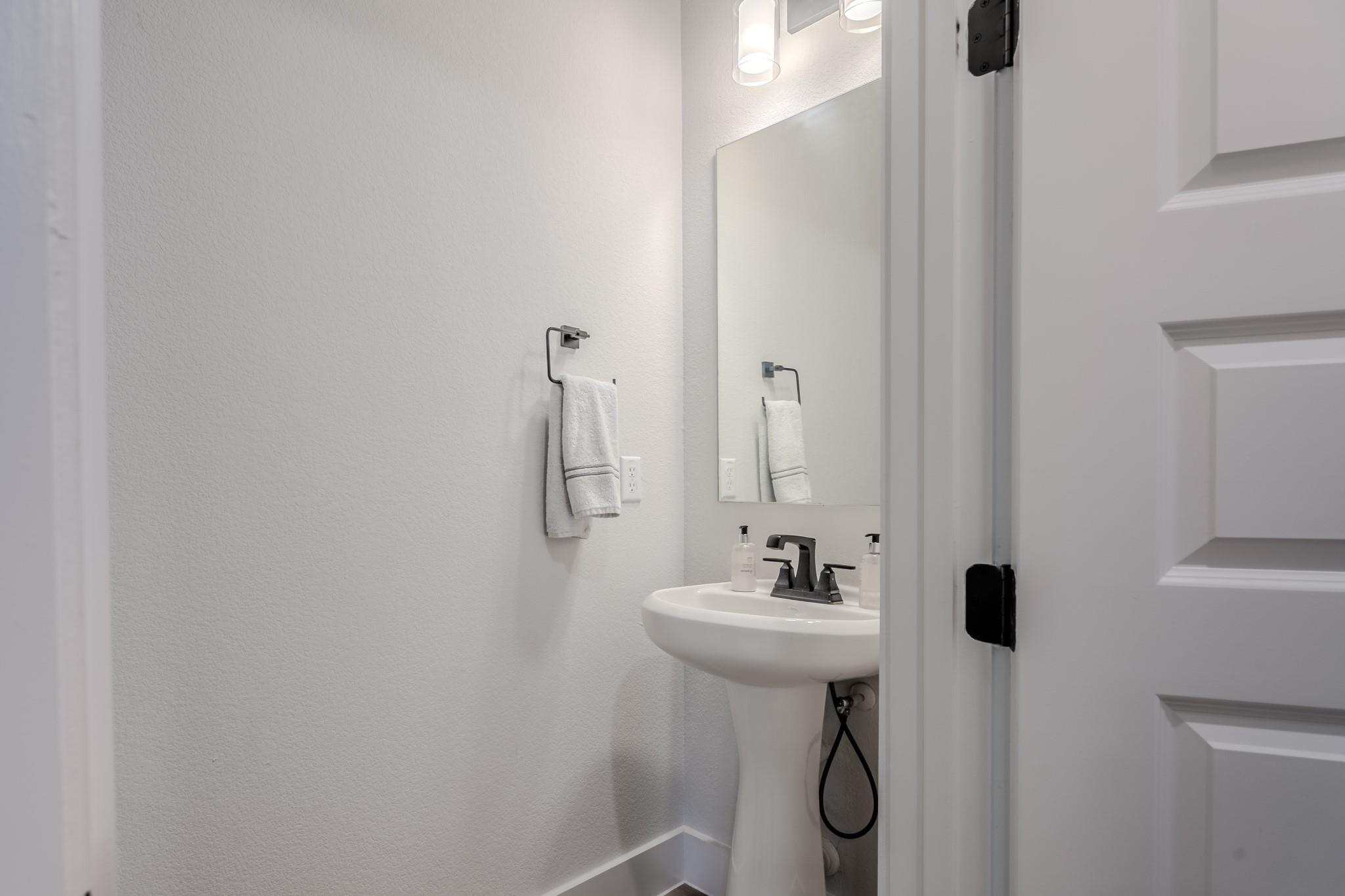 8109 Edmondson Bnd Property Photo 6
