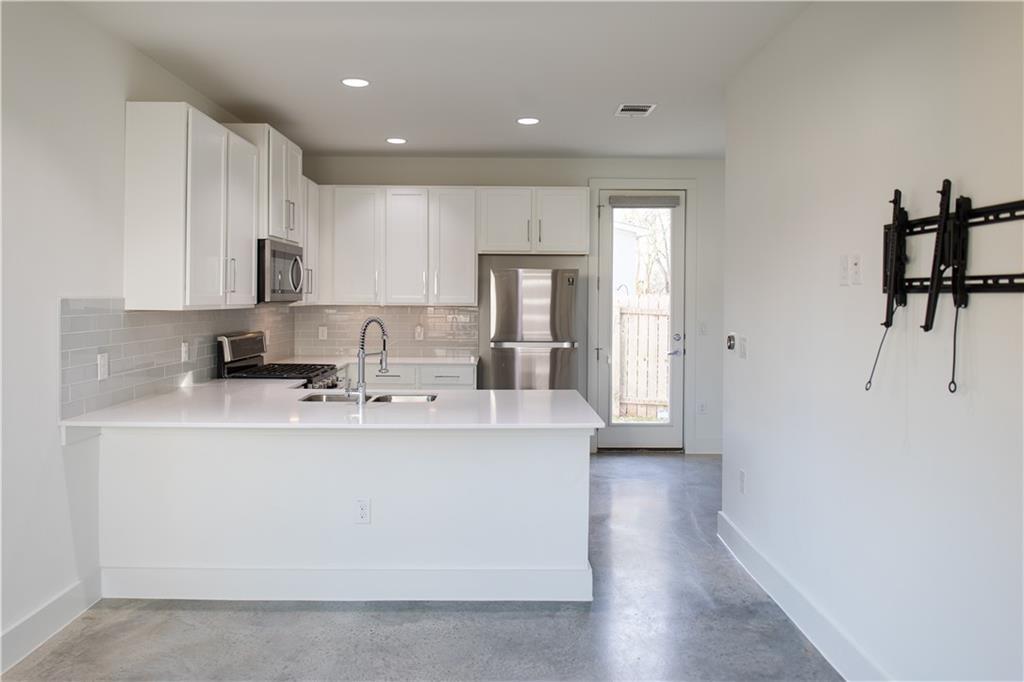 3415 Dalton St #b Property Photo 4