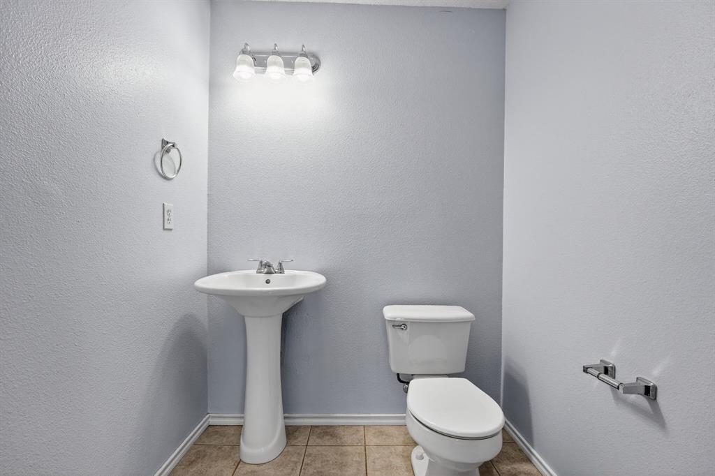 8409 Nairn Dr Property Photo 7