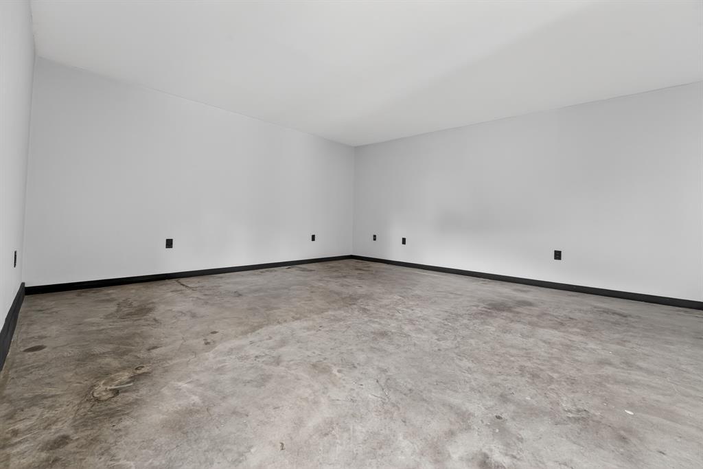 8409 Nairn Dr Property Photo 32