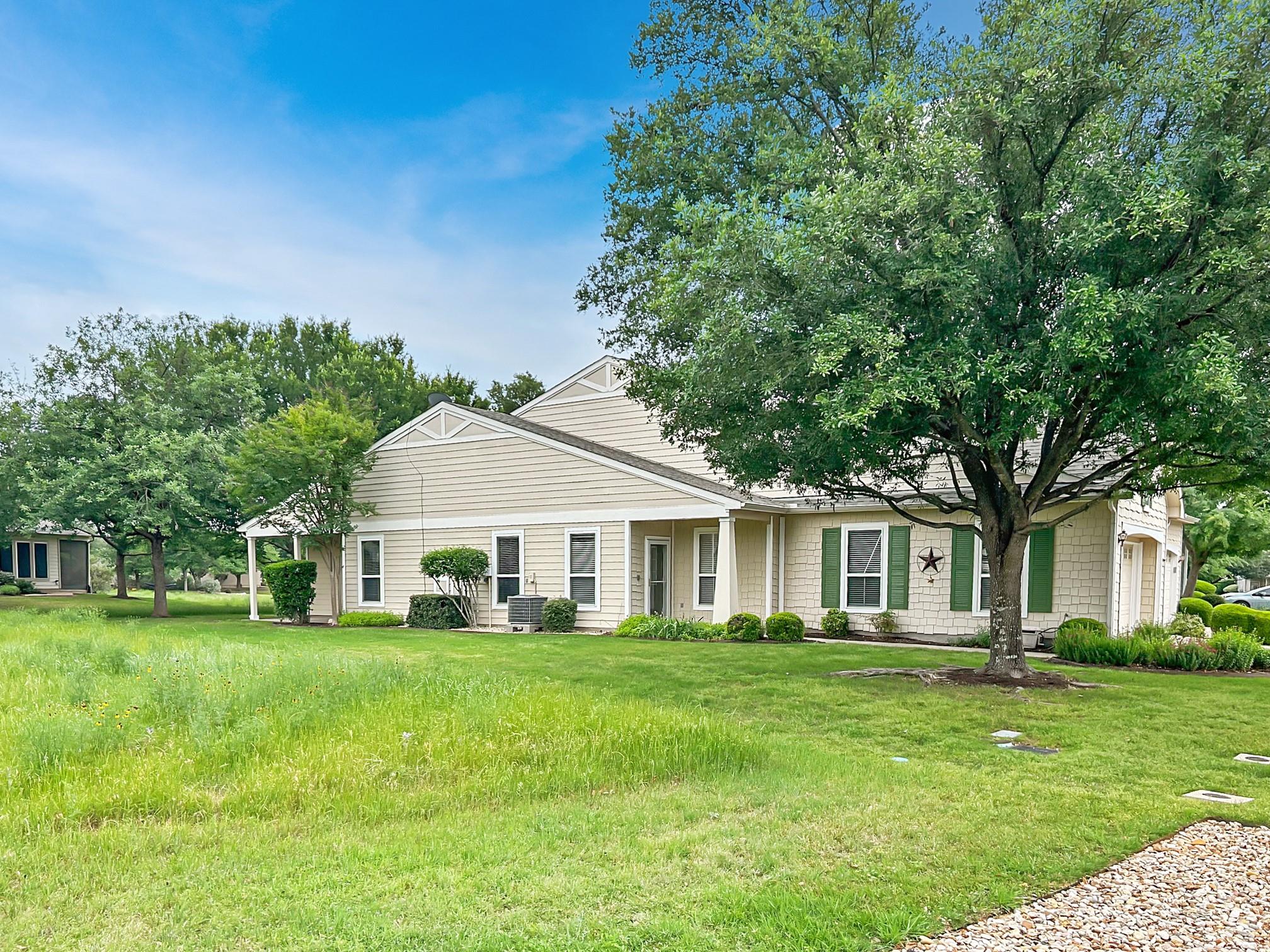 333 Portsmouth Dr Property Photo 4