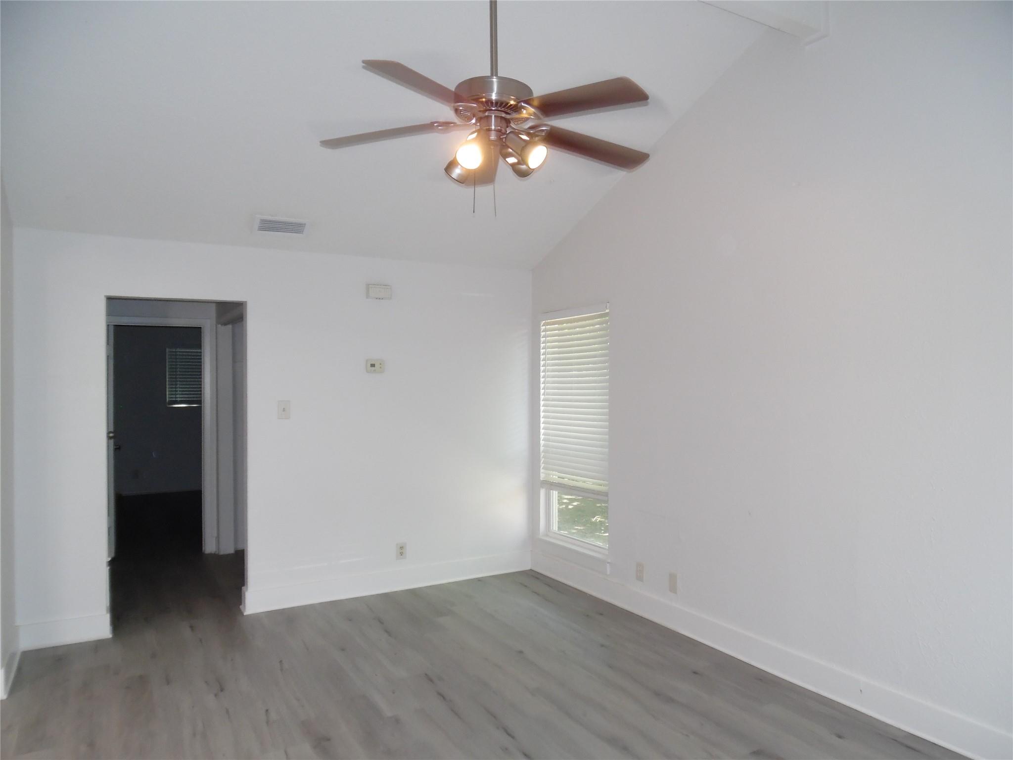 7400 Dixie Dr #b Property Photo 4