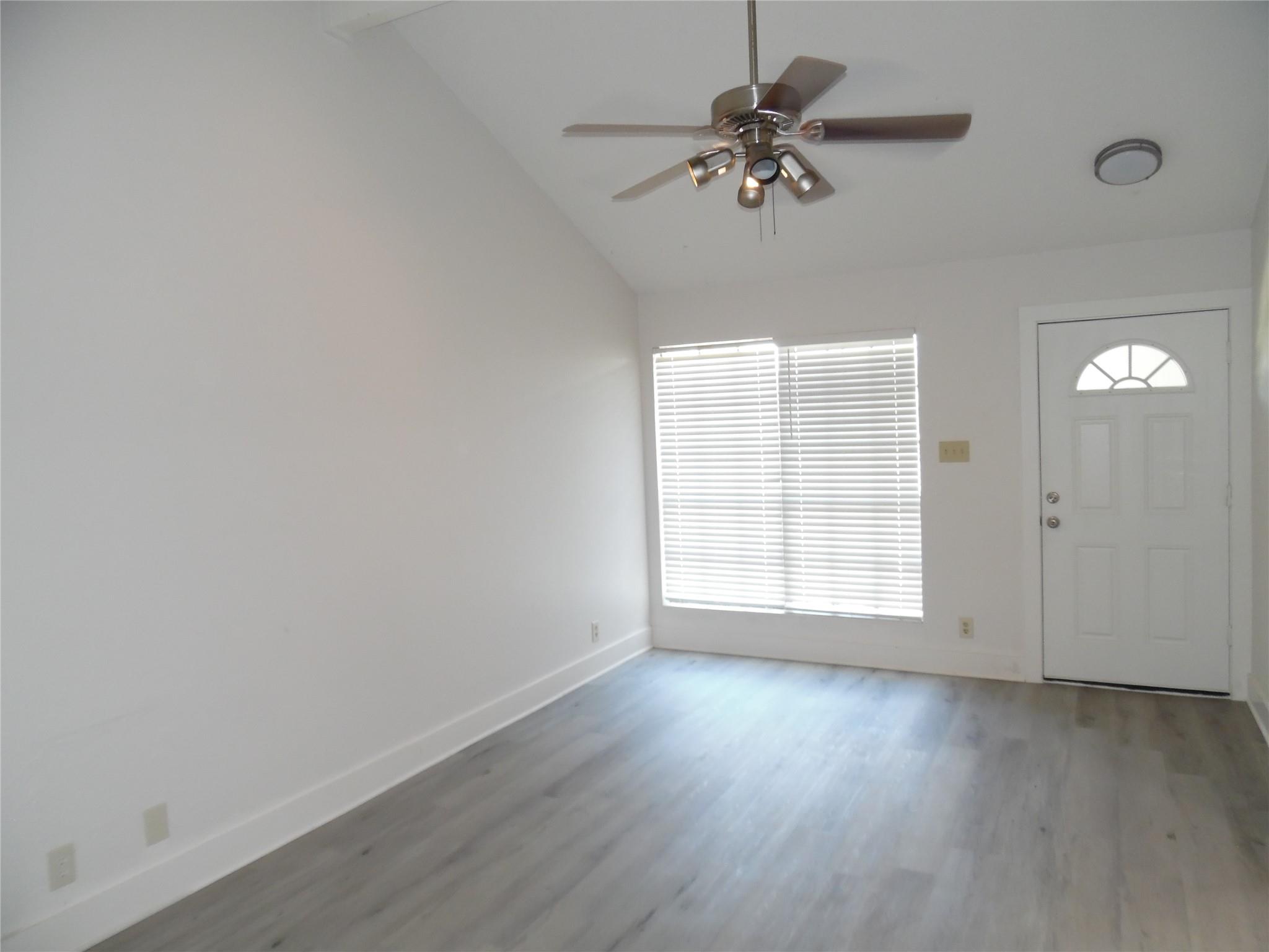 7400 Dixie Dr #b Property Photo 5