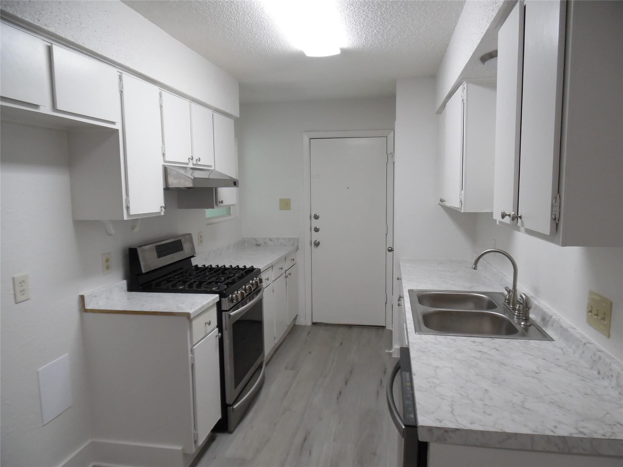 7400 Dixie Dr #b Property Photo 10